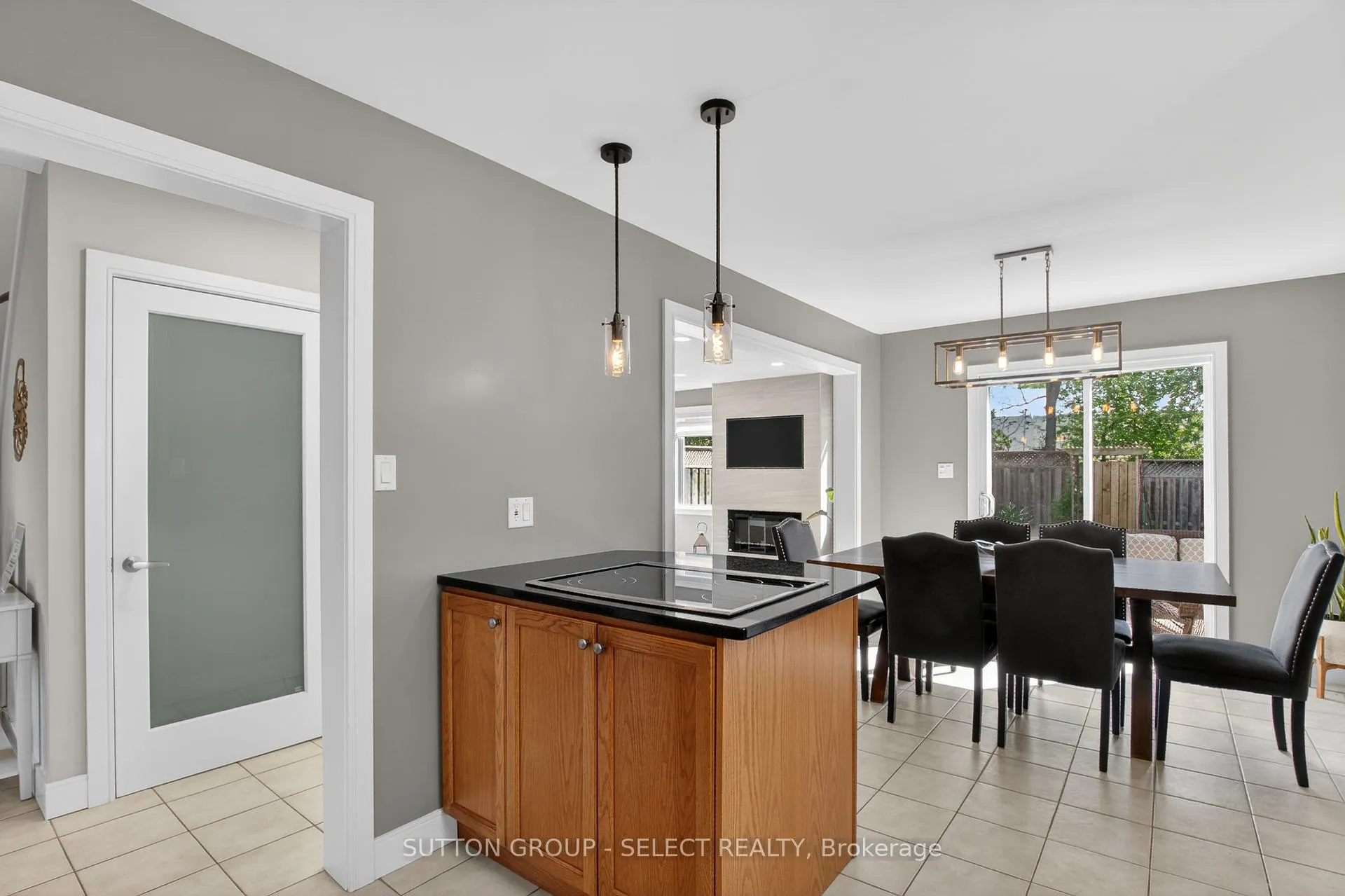Photo 11 of 254 Crimson Crescent, London, East P — HOMEH