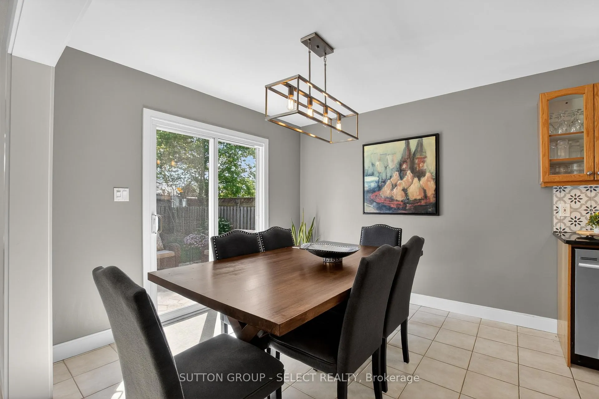 Photo 12 of 254 Crimson Crescent, London, East P — HOMEH