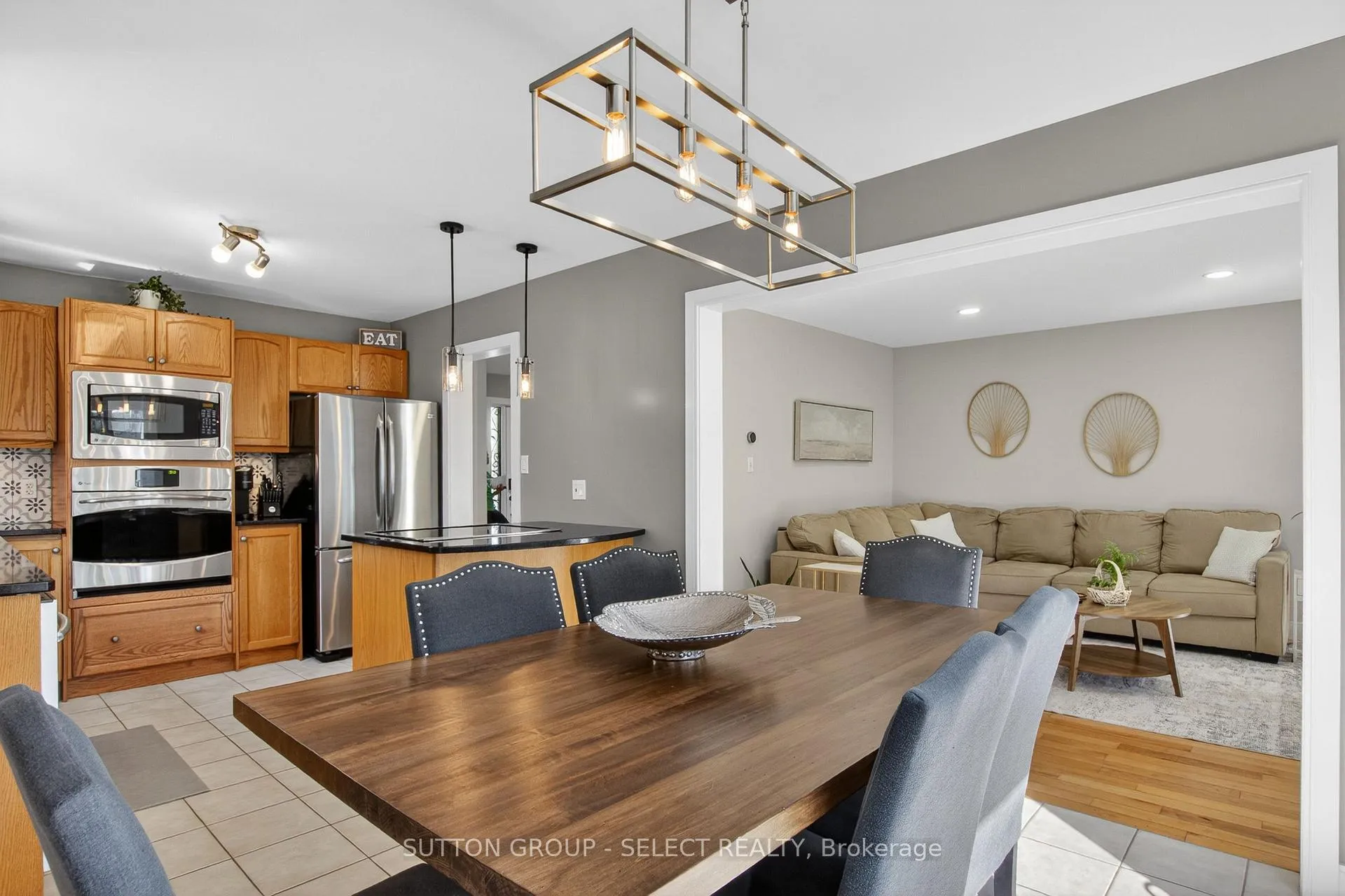 Photo 14 of 254 Crimson Crescent, London, East P — HOMEH