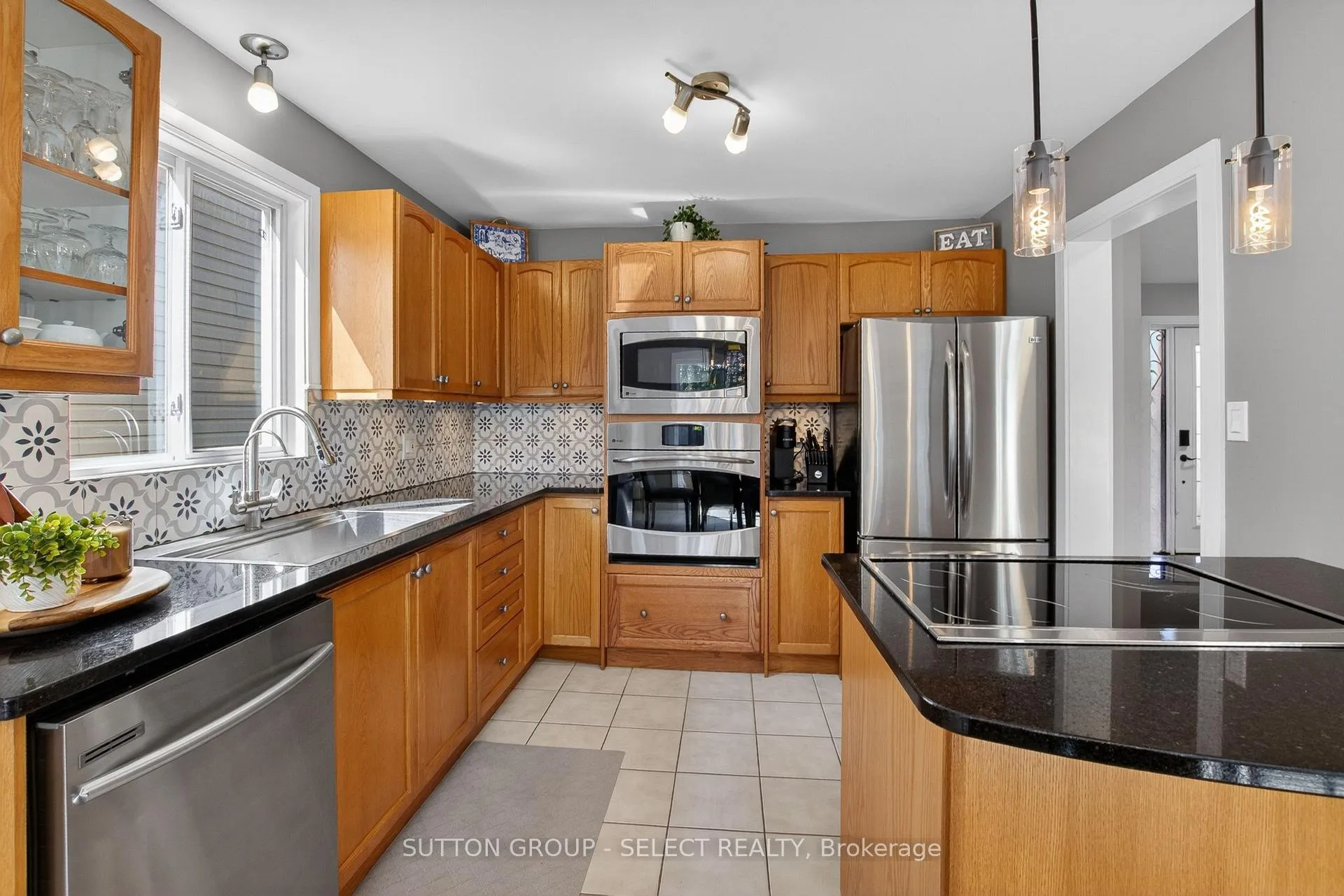 Photo 15 of 254 Crimson Crescent, London, East P — HOMEH