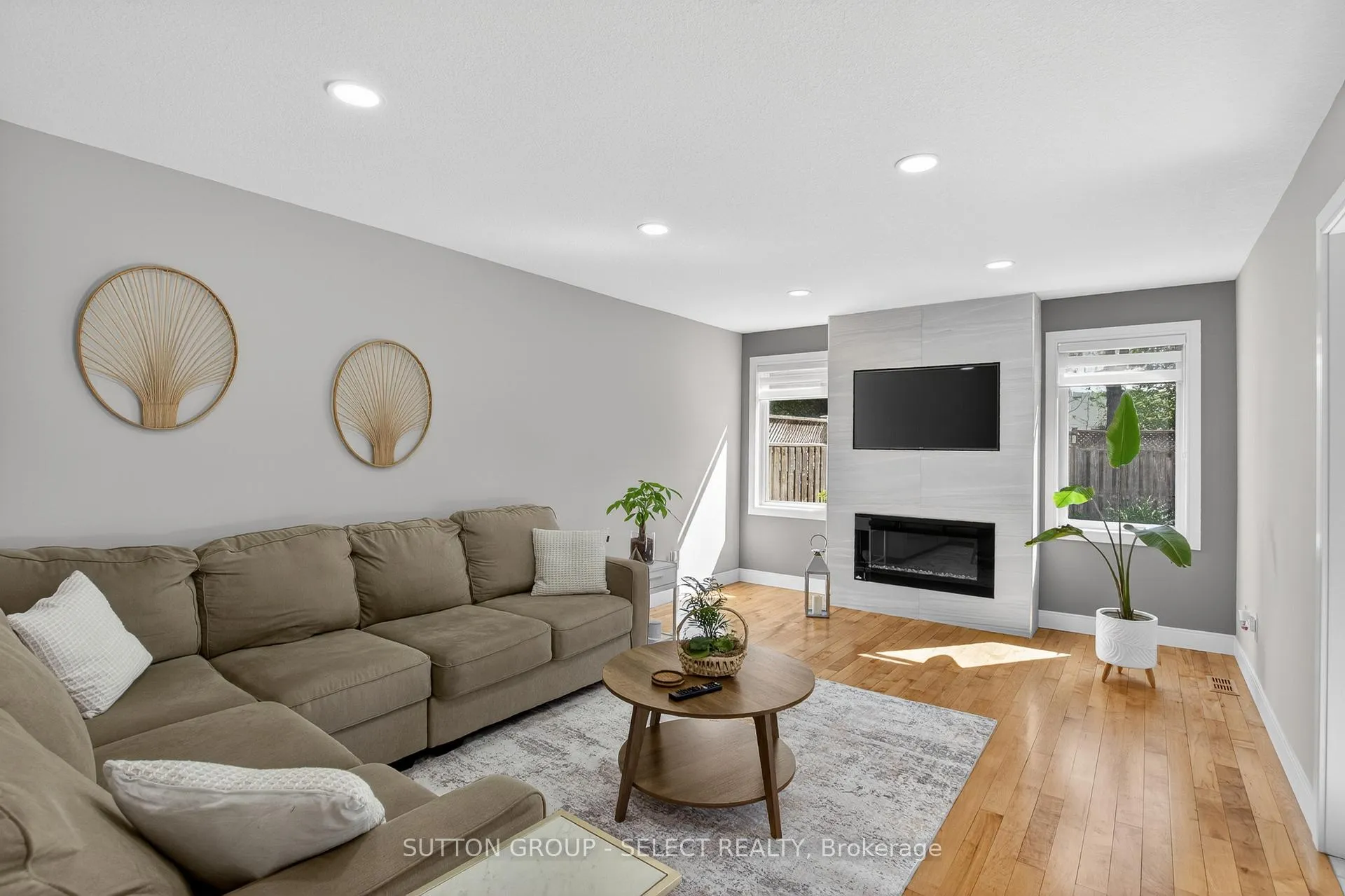 Photo 16 of 254 Crimson Crescent, London, East P — HOMEH