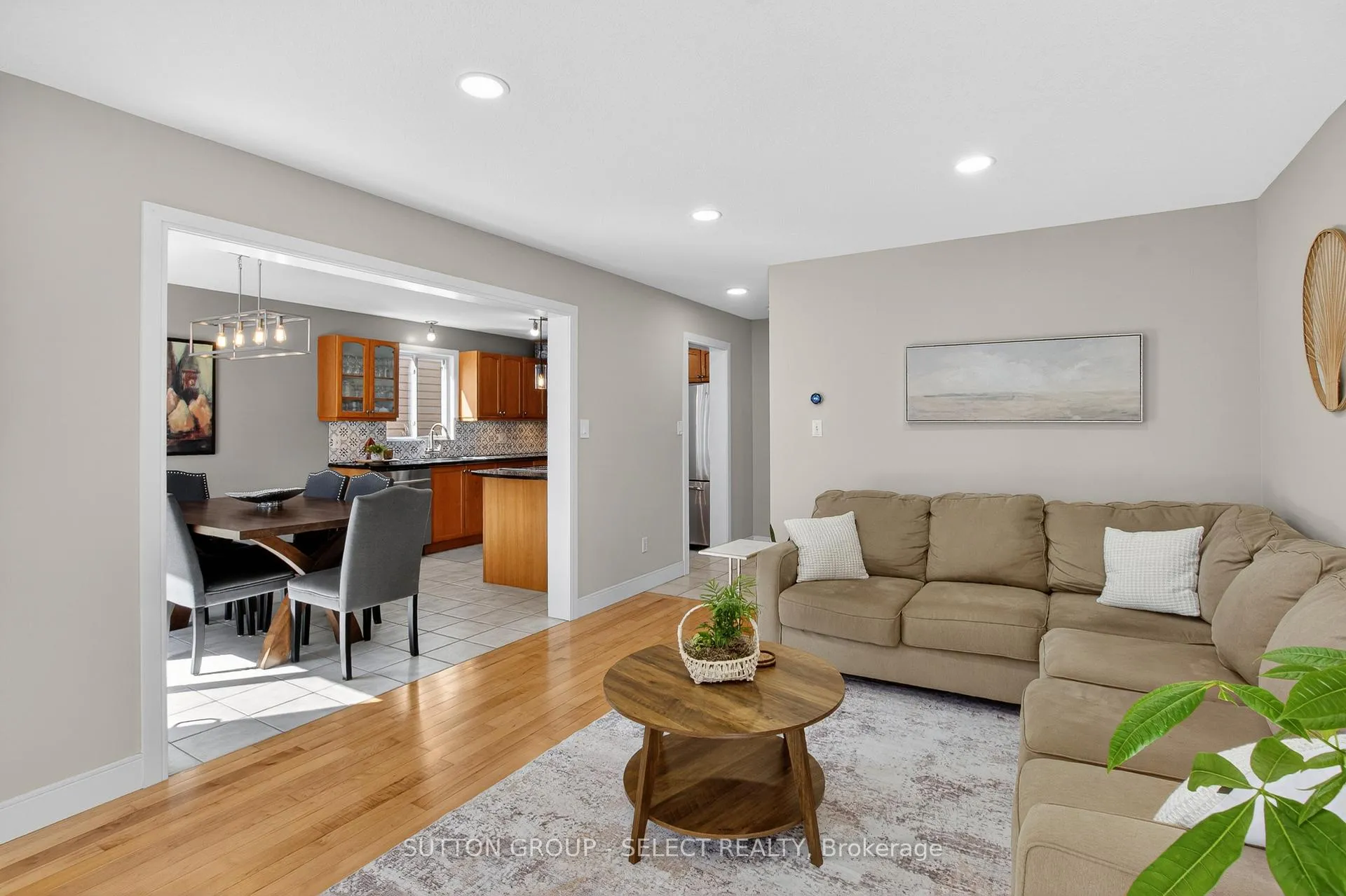 Photo 17 of 254 Crimson Crescent, London, East P — HOMEH