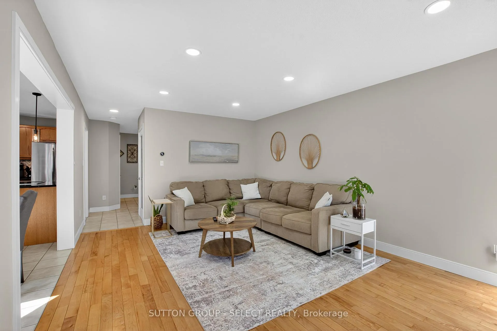 Photo 18 of 254 Crimson Crescent, London, East P — HOMEH