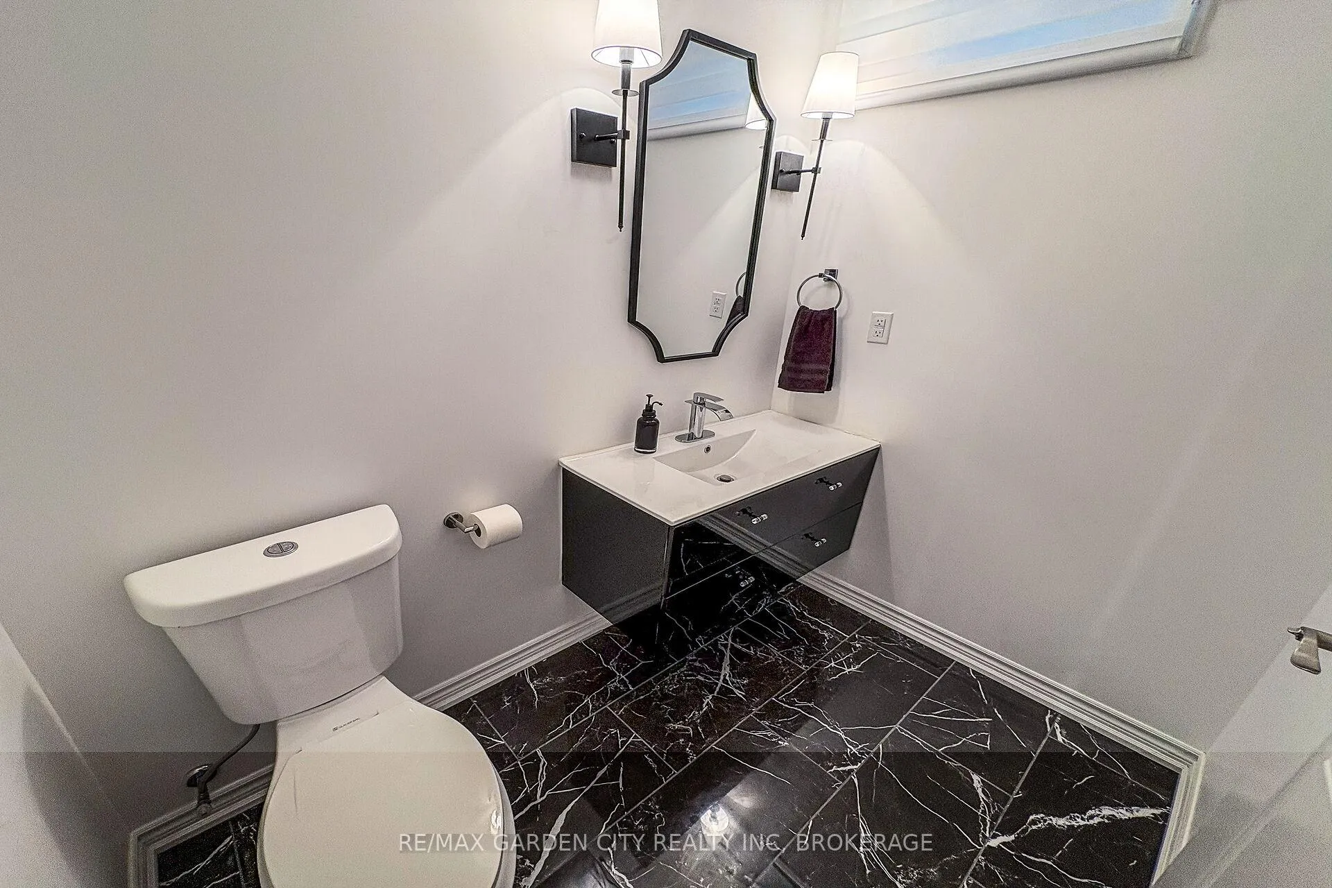 Photo 31 of 229 Shoreview Drive, Welland, Hwy 406/Welland — HOMEH