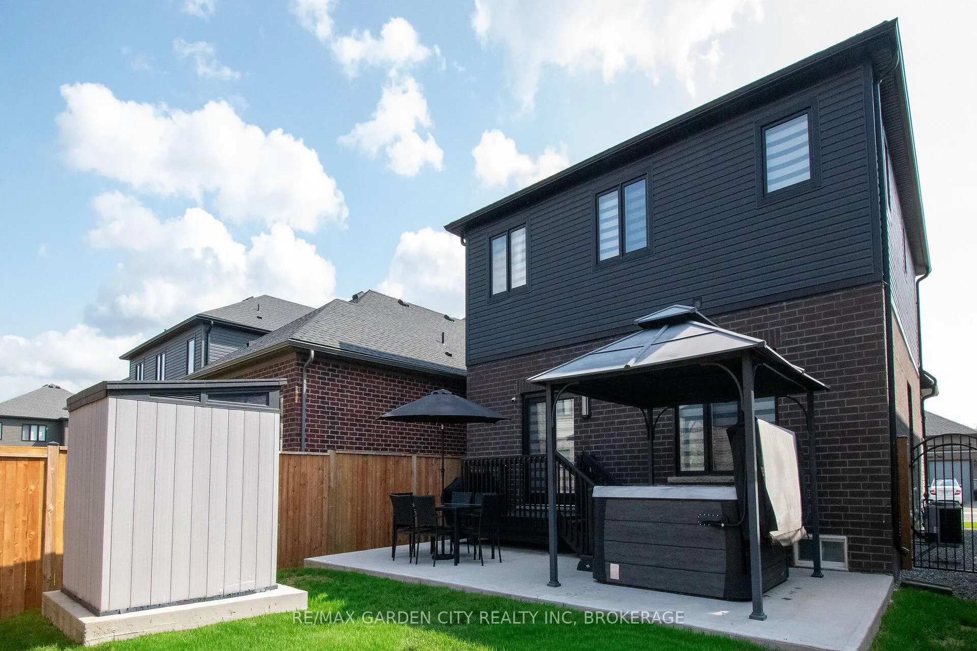 Photo 33 of 229 Shoreview Drive, Welland, Hwy 406/Welland — HOMEH