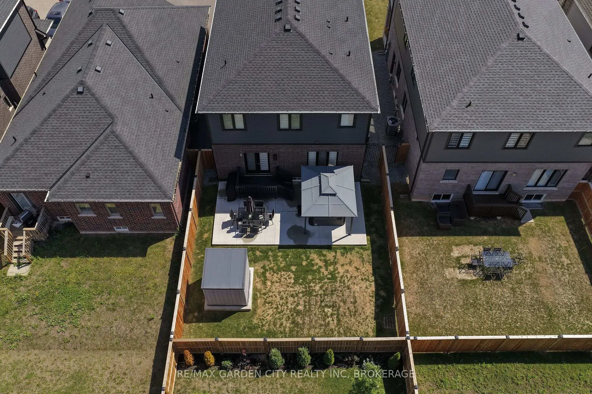 Photo 40 of 229 Shoreview Drive, Welland, Hwy 406/Welland — HOMEH