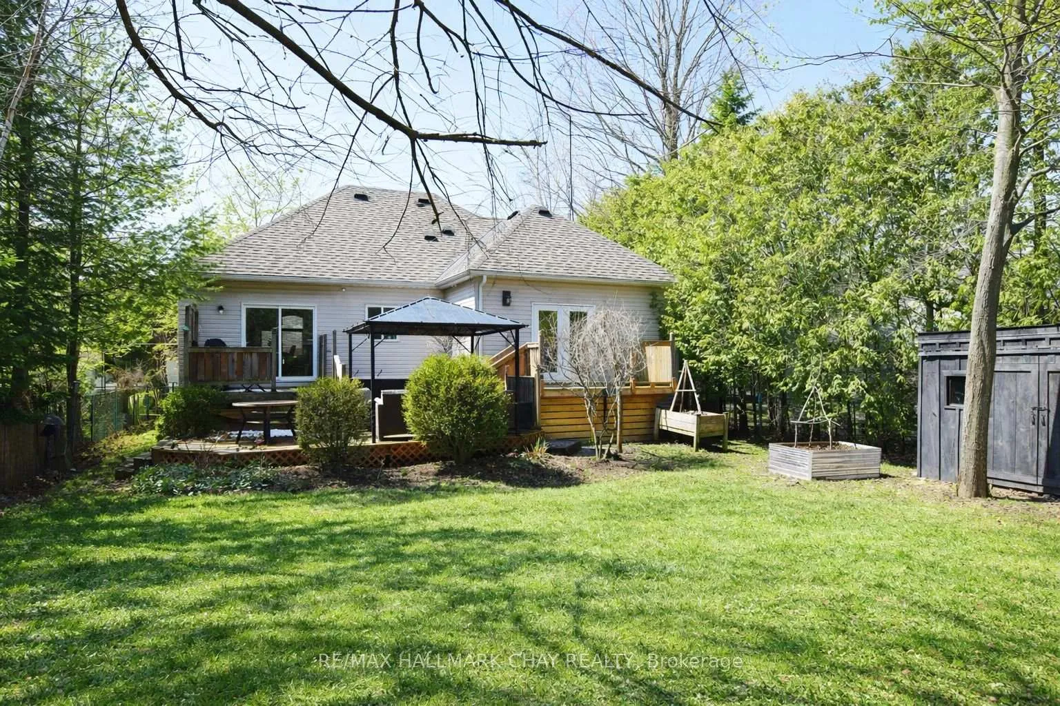 Photo 2 of 75 62nd Street S, Wasaga Beach — HOMEH