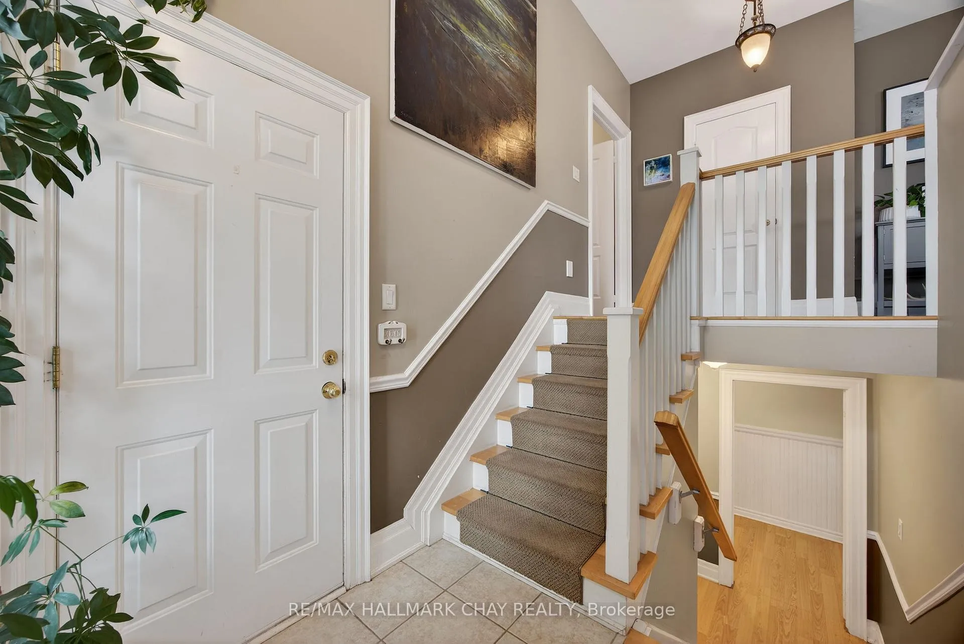 Photo 10 of 75 62nd Street S, Wasaga Beach — HOMEH