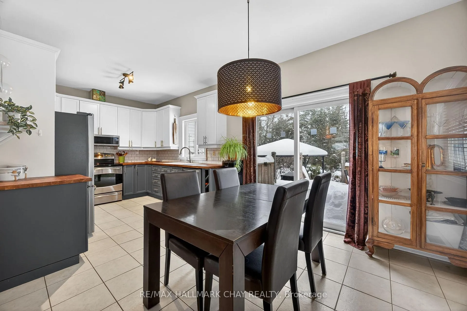 Photo 19 of 75 62nd Street S, Wasaga Beach — HOMEH
