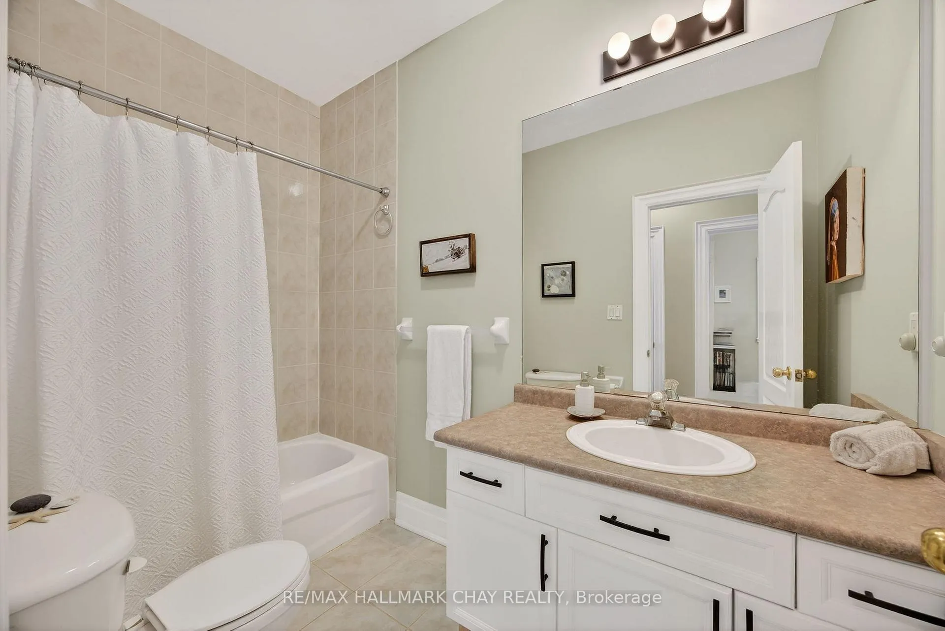 Photo 29 of 75 62nd Street S, Wasaga Beach — HOMEH