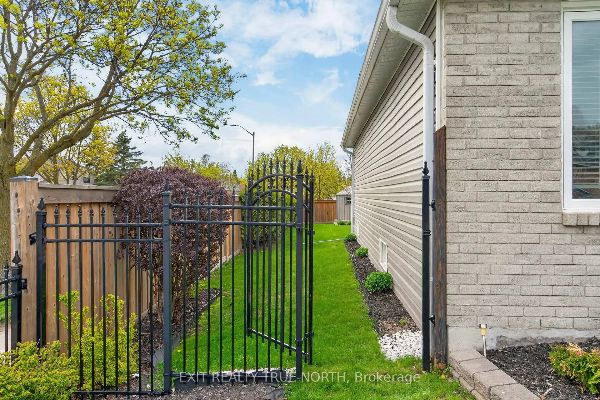 Photo 39 of 64 Gosney Crescent, Barrie, Painswick North — HOMEH