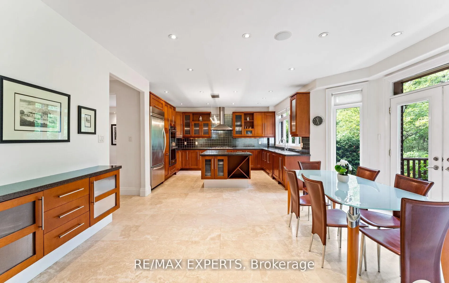 Photo 9 of 120 Riverside Drive, Vaughan, East Woodbridge — HOMEH