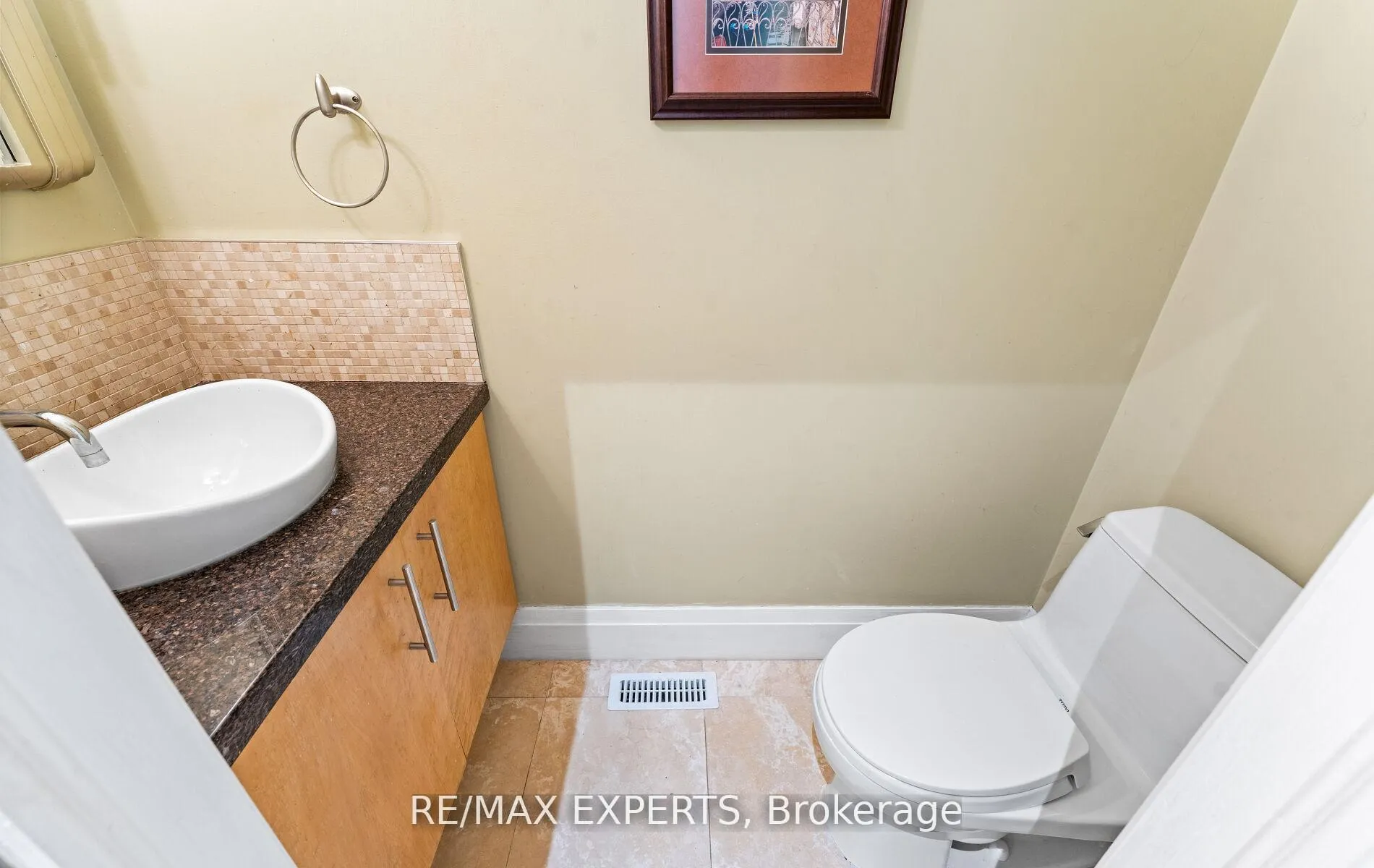 Photo 14 of 120 Riverside Drive, Vaughan, East Woodbridge — HOMEH