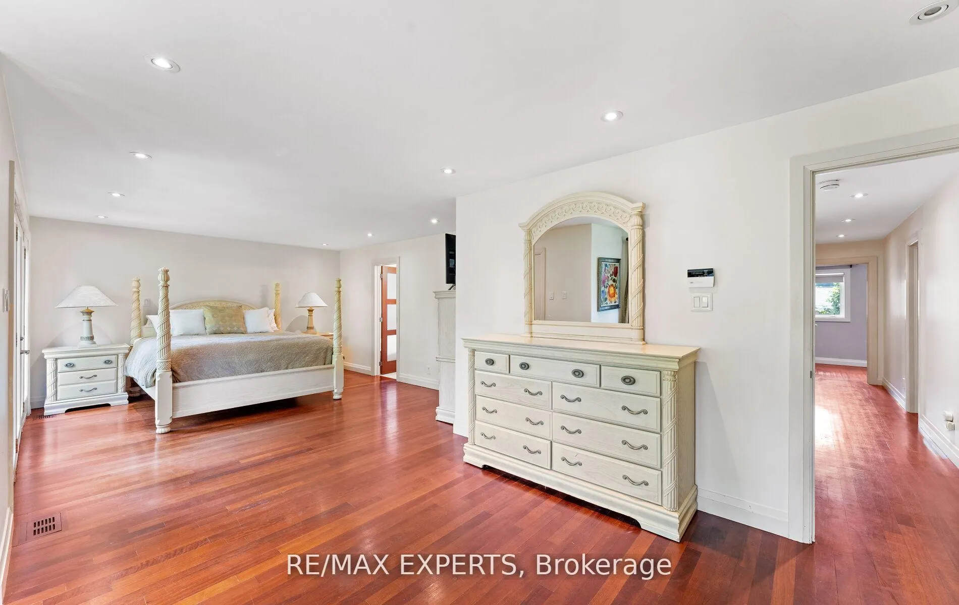 Photo 17 of 120 Riverside Drive, Vaughan, East Woodbridge — HOMEH