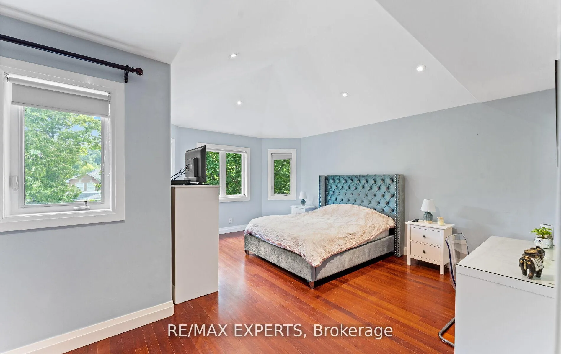 Photo 26 of 120 Riverside Drive, Vaughan, East Woodbridge — HOMEH