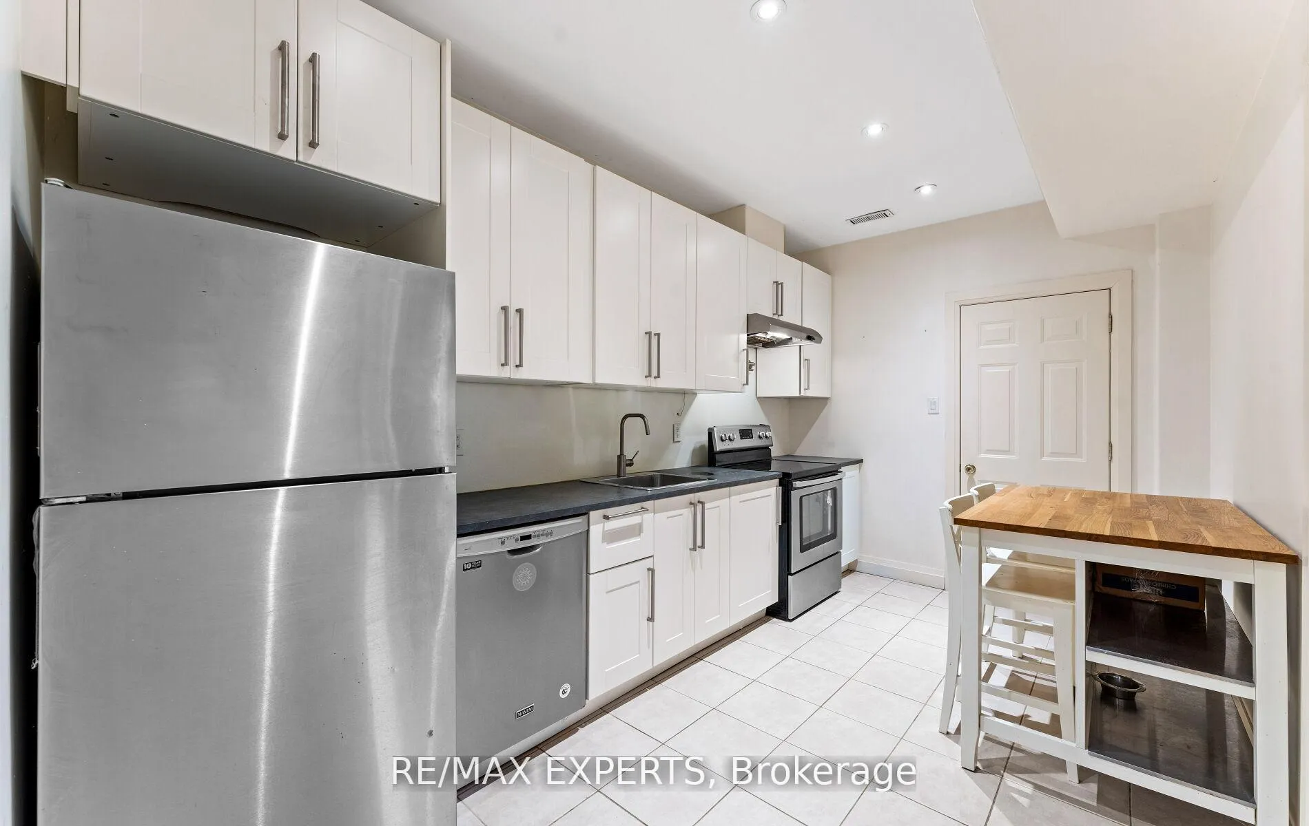 Photo 35 of 120 Riverside Drive, Vaughan, East Woodbridge — HOMEH