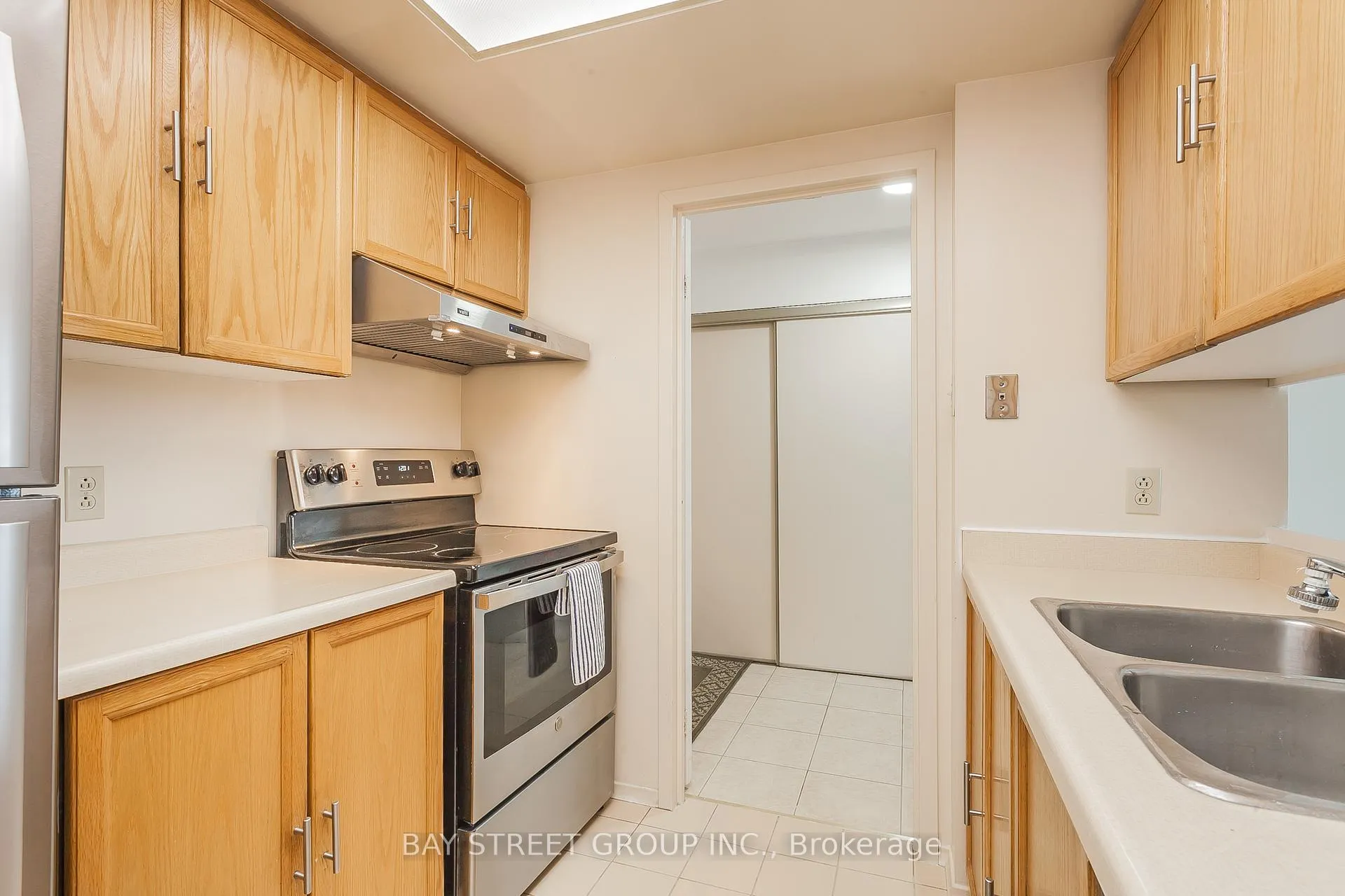 Photo 5 of Unit 717, 2 Raymerville Drive, Markham, Raymerville — HOMEH