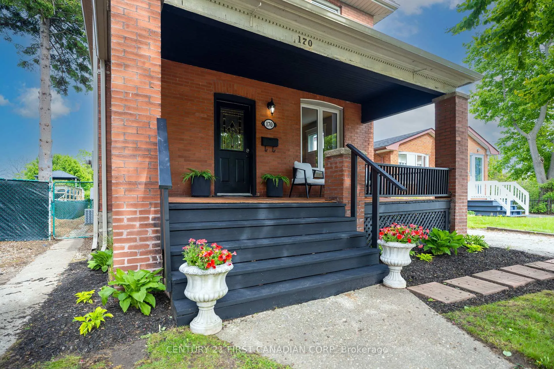 Photo 4 of 170 Wilson Avenue, St. Thomas — HOMEH