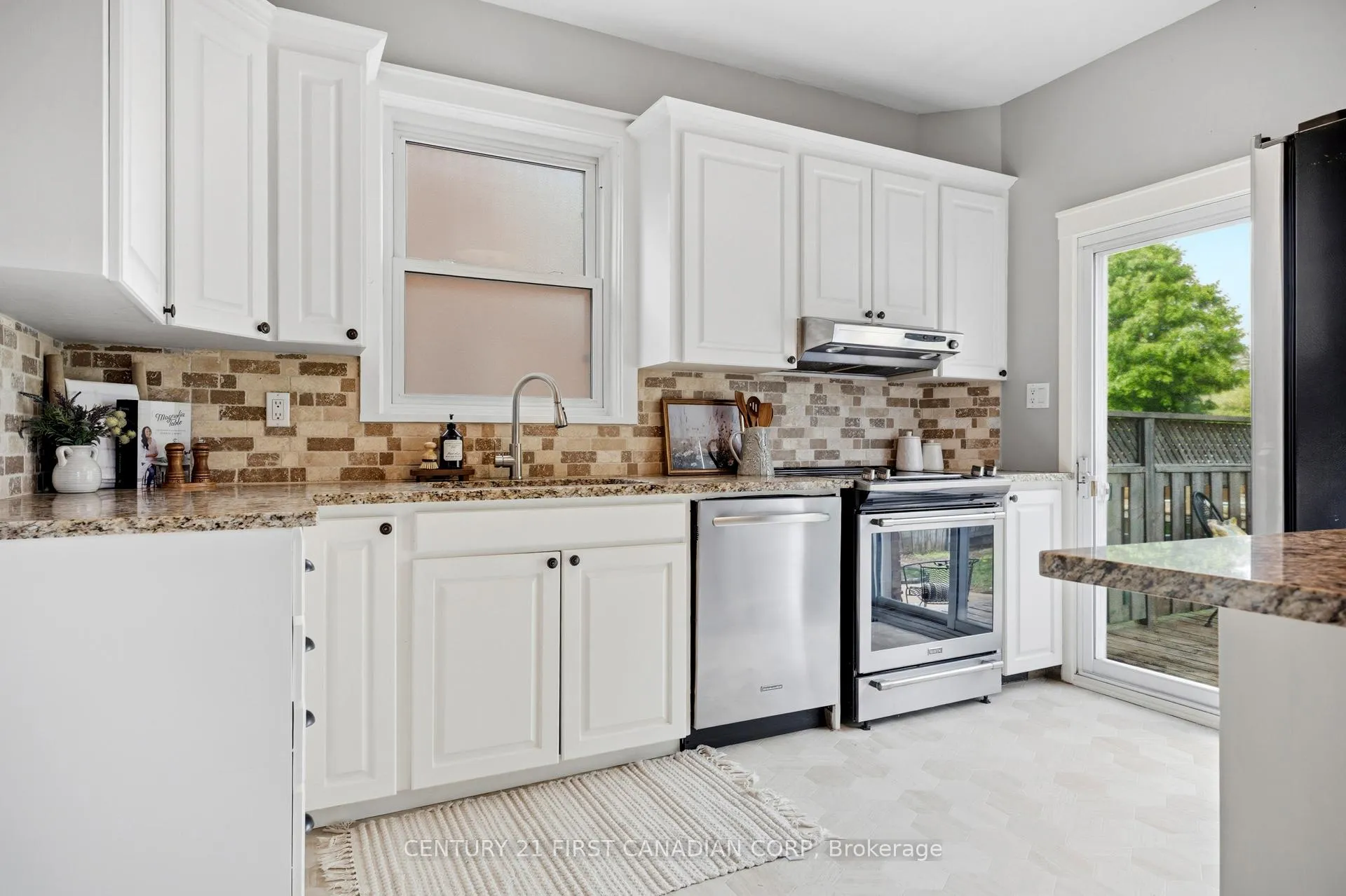 Photo 11 of 170 Wilson Avenue, St. Thomas — HOMEH