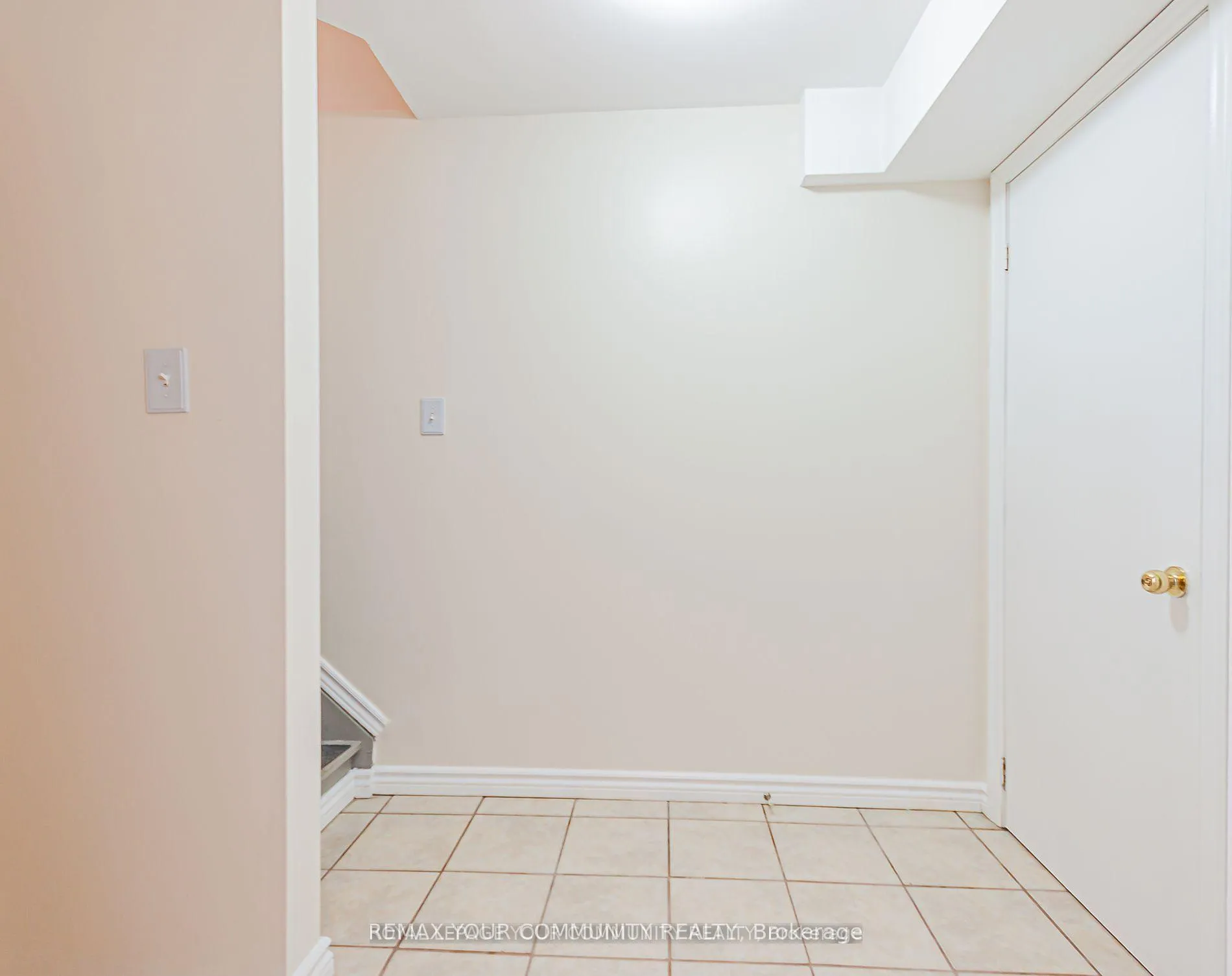 Photo 6 of Unit Basement, 6 Round Hill Court S, Markham, Box Grove — HOMEH