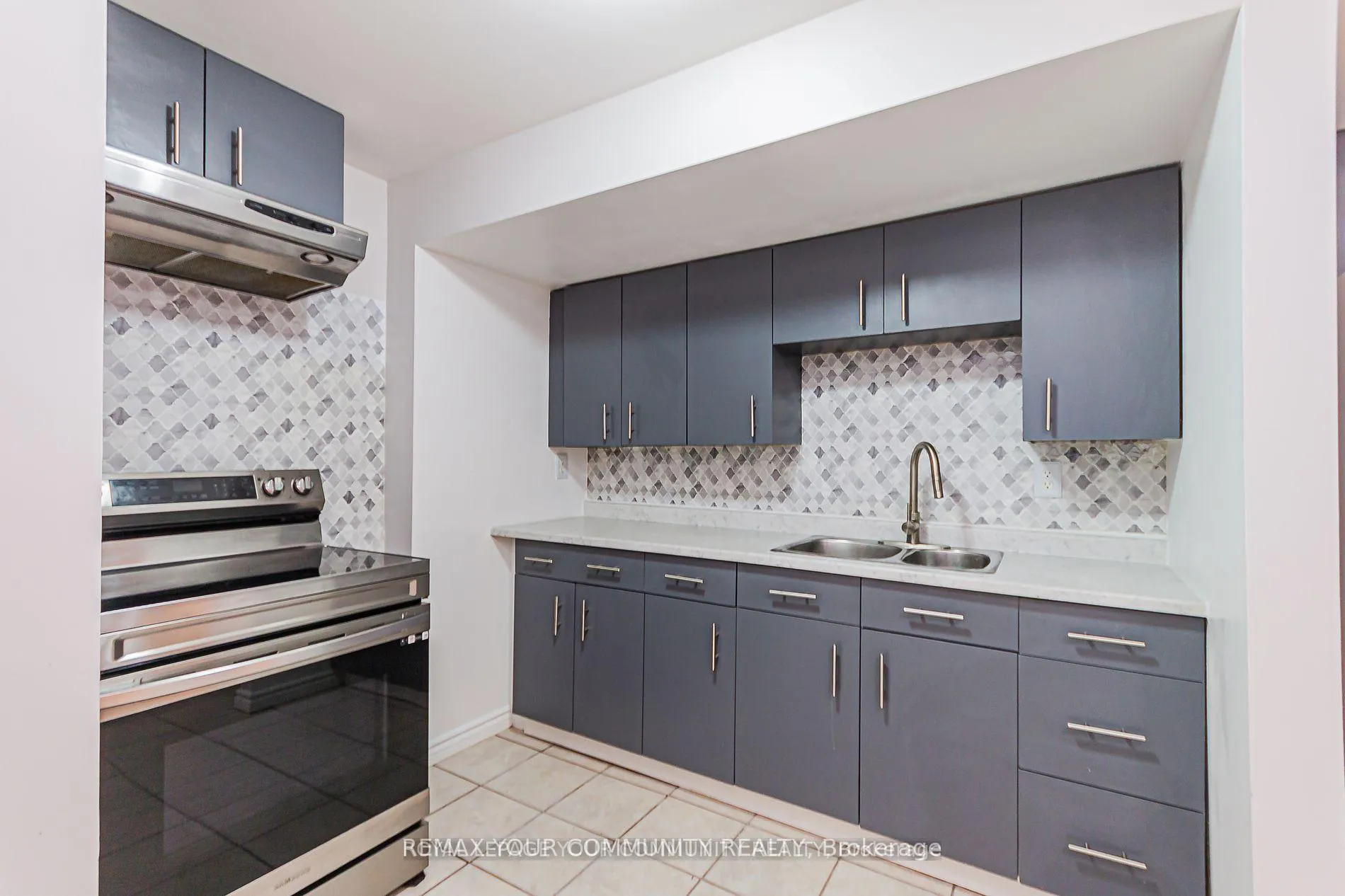 Photo 11 of Unit Basement, 6 Round Hill Court S, Markham, Box Grove — HOMEH