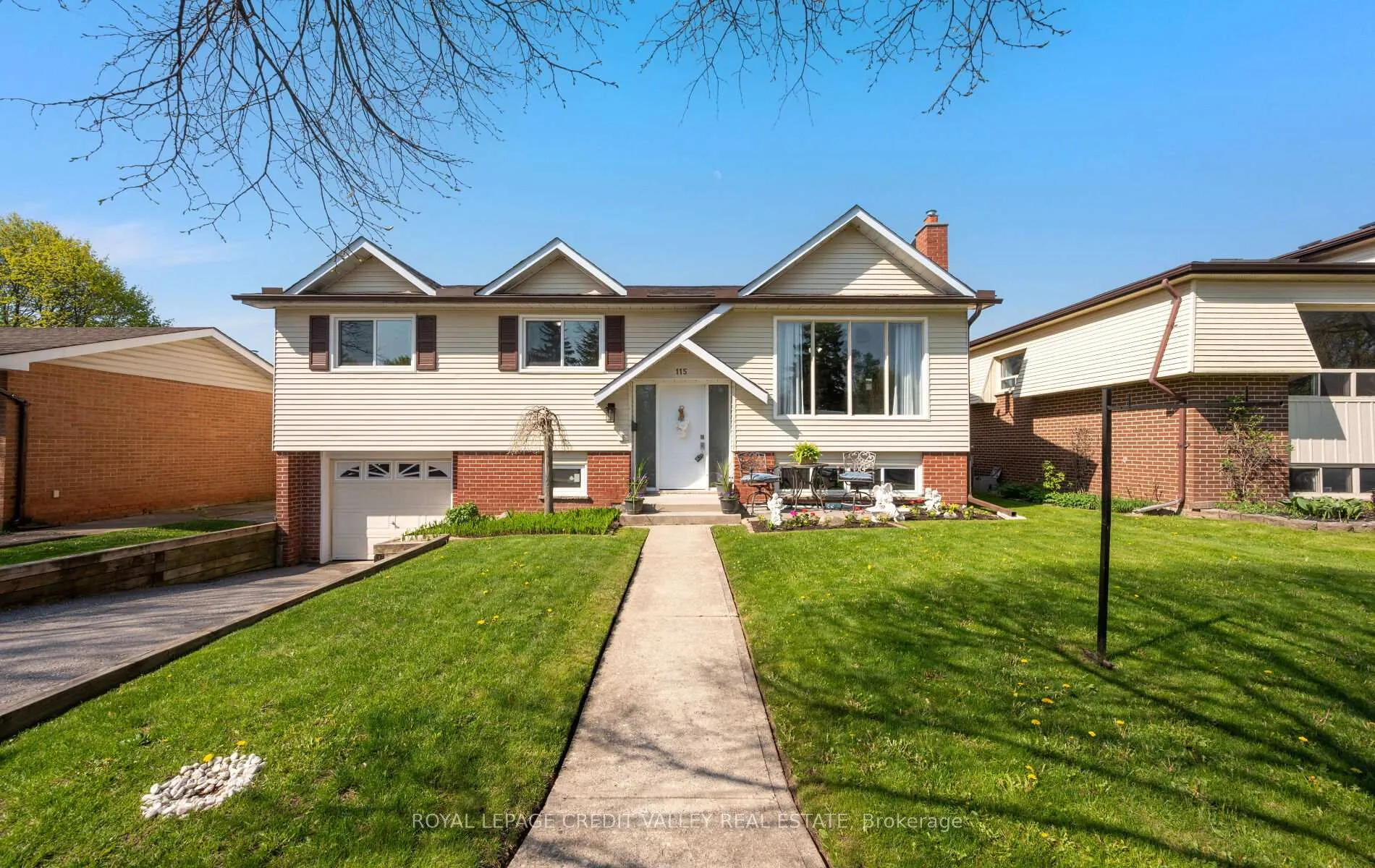 Photo 4 of 115 Morgandale Crescent, Orangeville — HOMEH