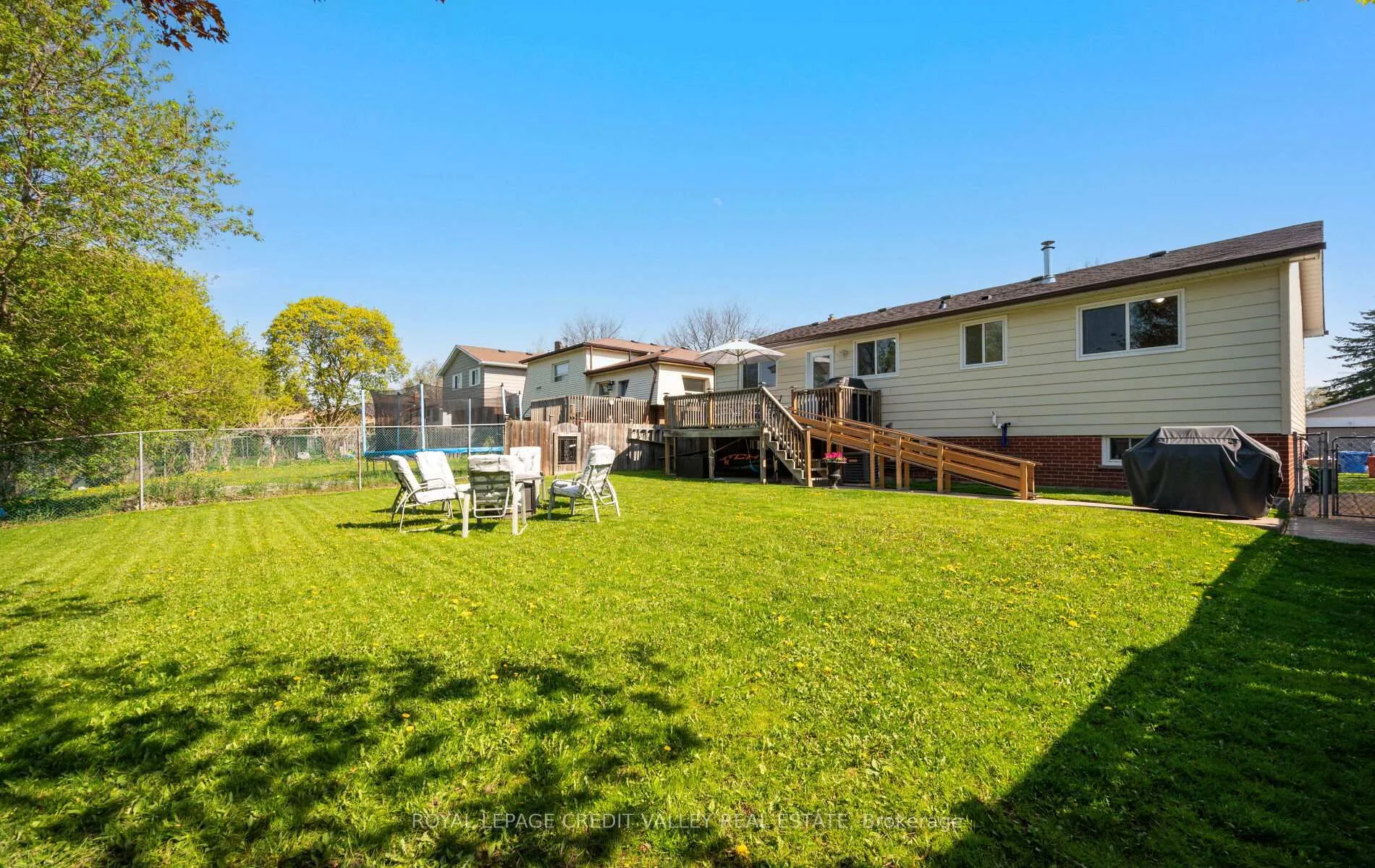 Photo 47 of 115 Morgandale Crescent, Orangeville — HOMEH