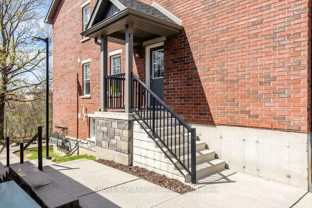 Photo 2 of Unit 16, 242 Penetanguishene Road, Barrie, Georgian Drive — HOMEH