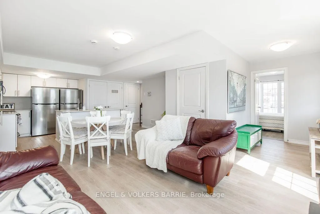 Photo 5 of Unit 16, 242 Penetanguishene Road, Barrie, Georgian Drive — HOMEH