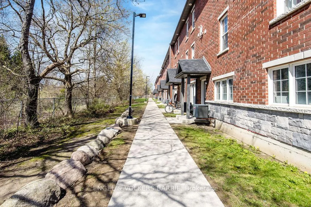 Photo 24 of Unit 16, 242 Penetanguishene Road, Barrie, Georgian Drive — HOMEH