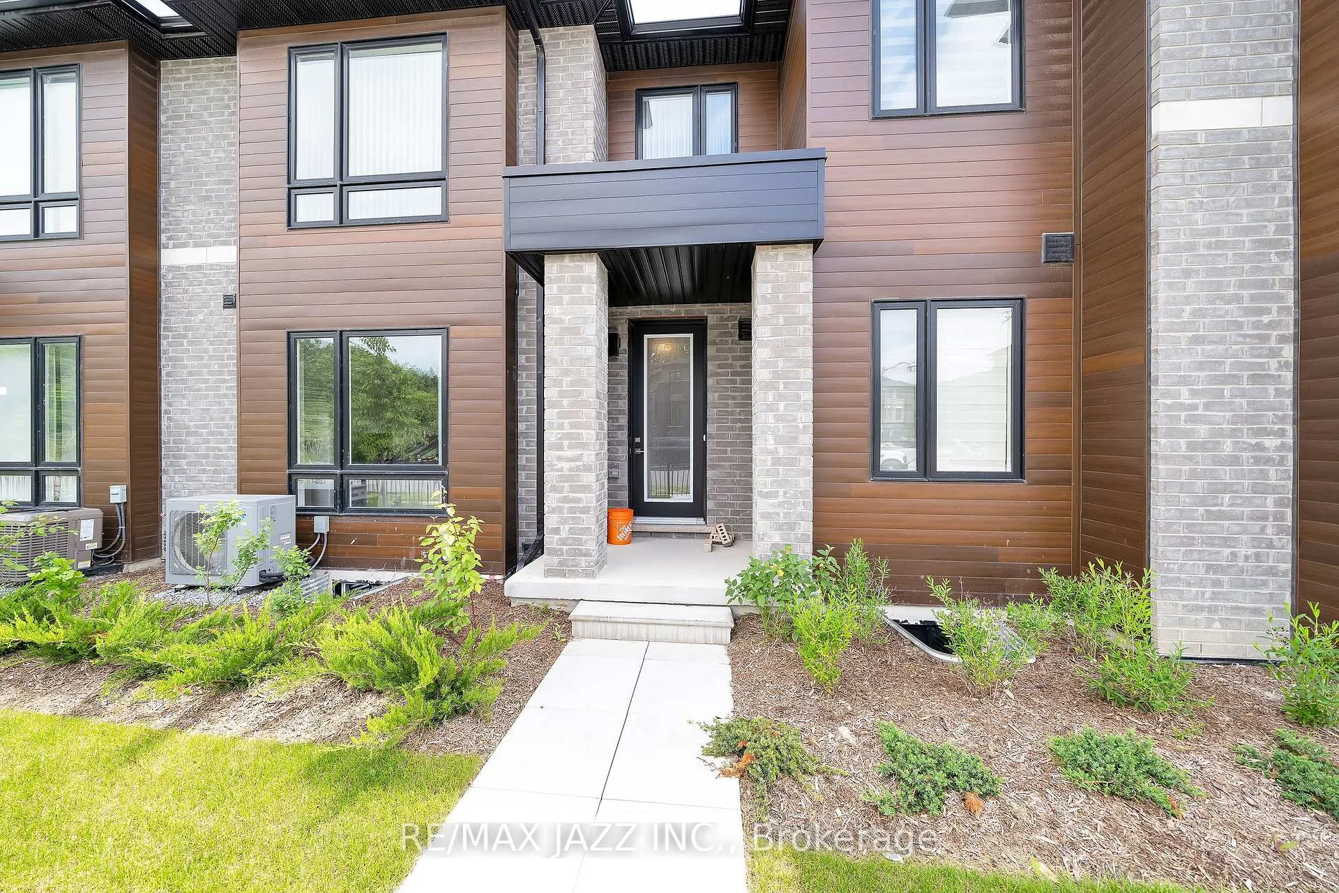 Photo 2 of 16 Klein Way, Whitby, Taunton North — HOMEH