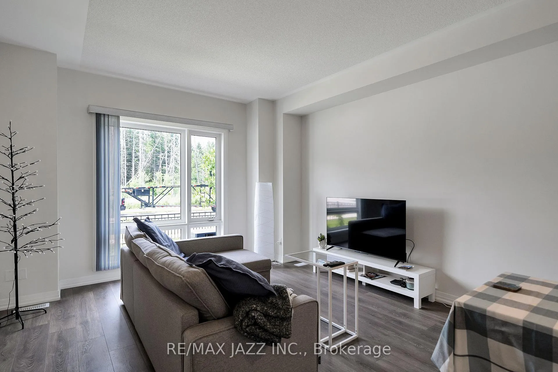 Photo 9 of 16 Klein Way, Whitby, Taunton North — HOMEH