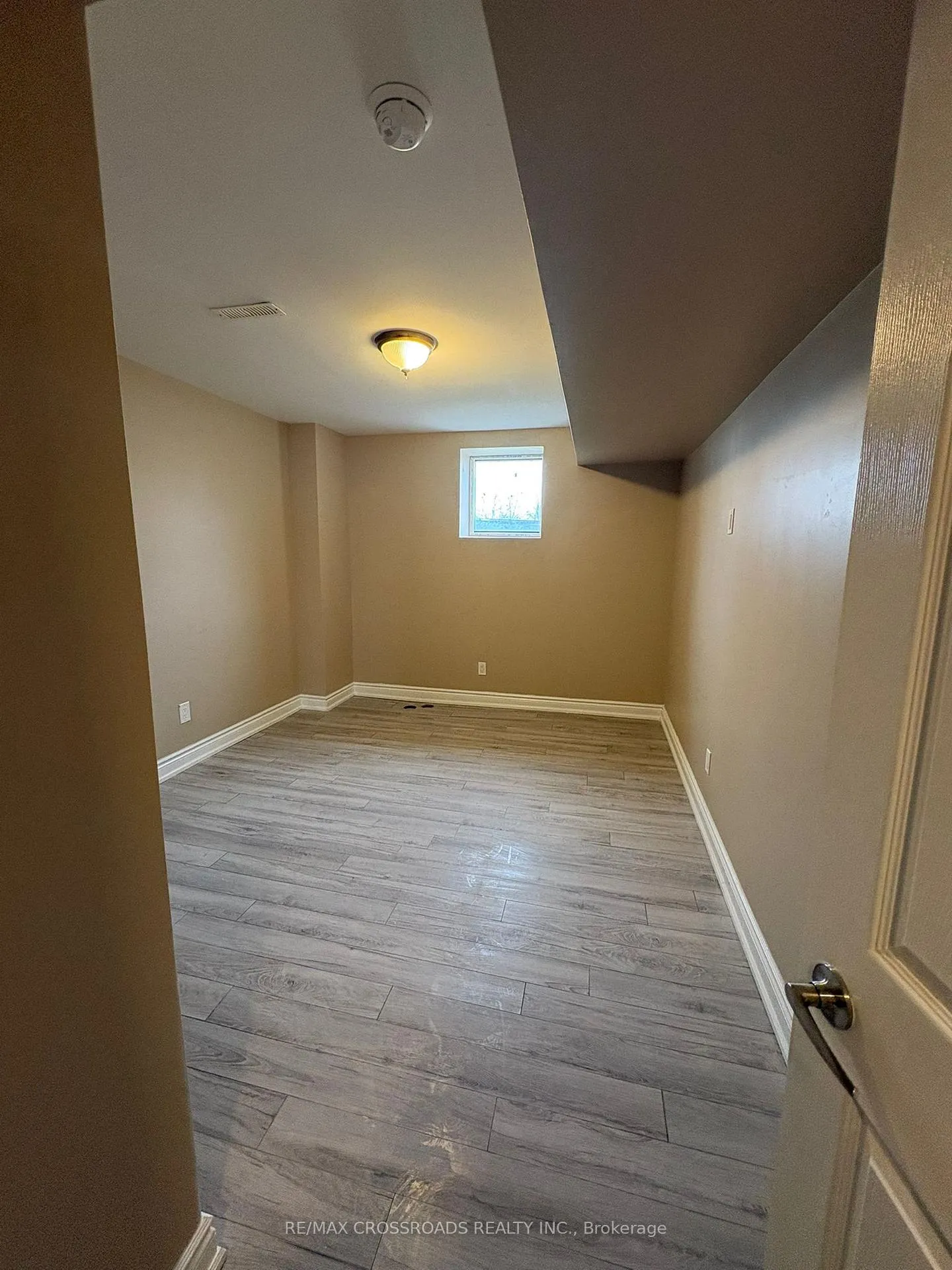 Photo 8 of Unit Lower, 36 Kimborough Hollow, Brampton, Credit Valley — HOMEH