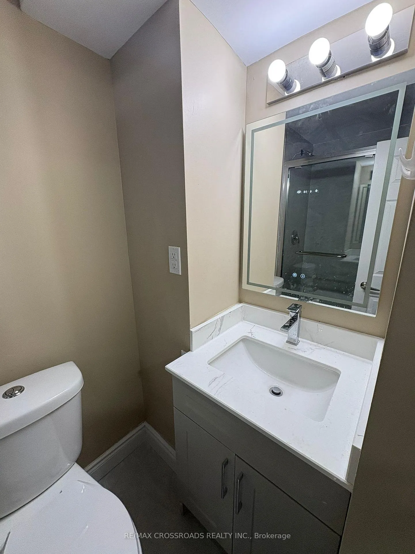 Photo 13 of Unit Lower, 36 Kimborough Hollow, Brampton, Credit Valley — HOMEH