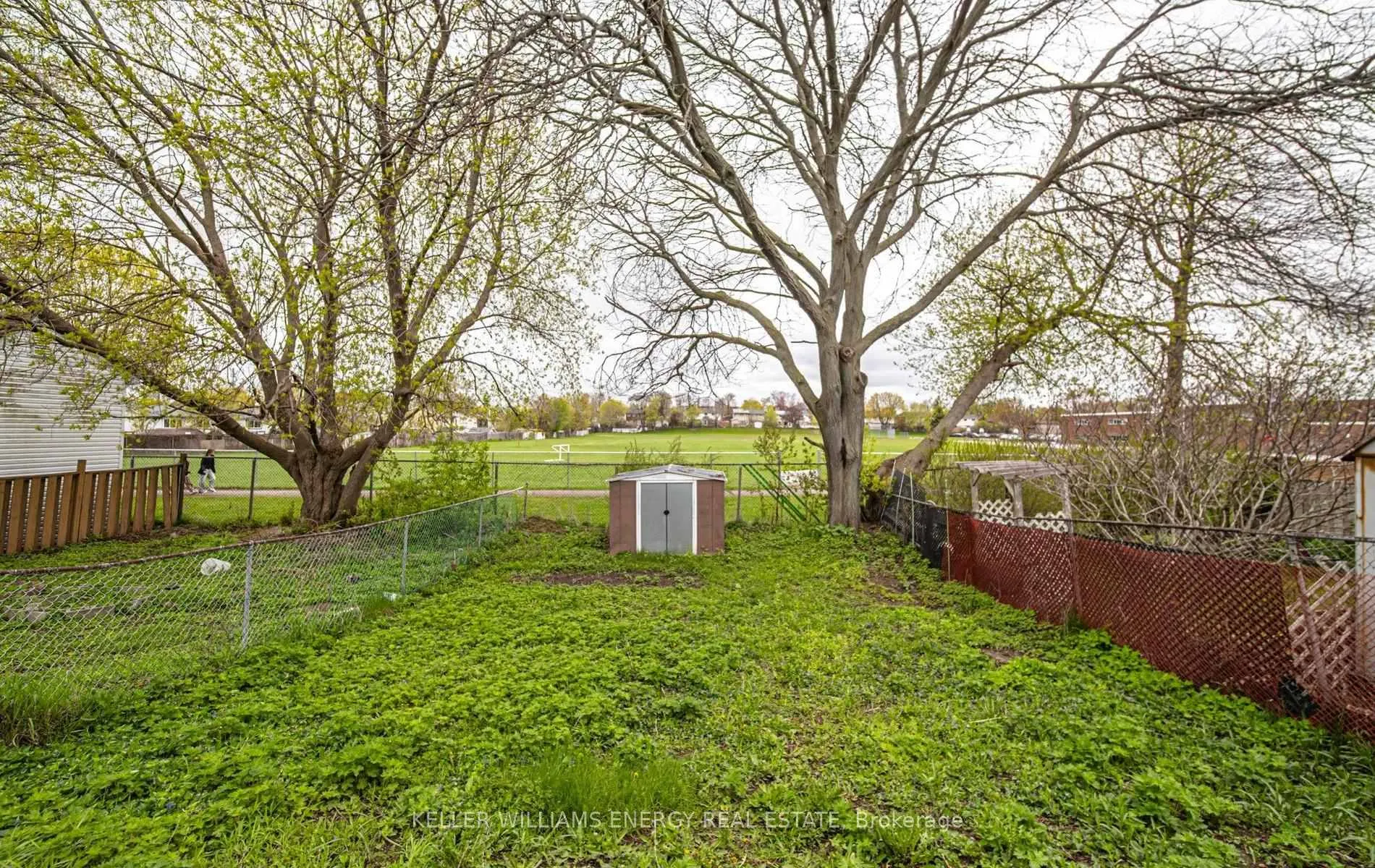 Photo 4 of 251 Kinmount Crescent, Oshawa, Lakeview — HOMEH