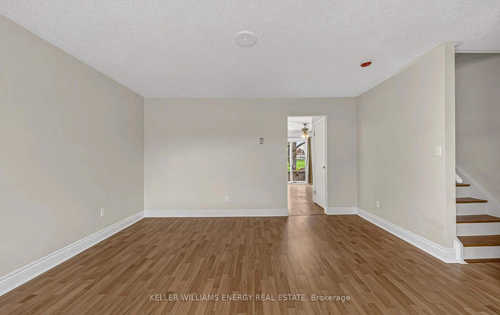 Photo 10 of 251 Kinmount Crescent, Oshawa, Lakeview — HOMEH