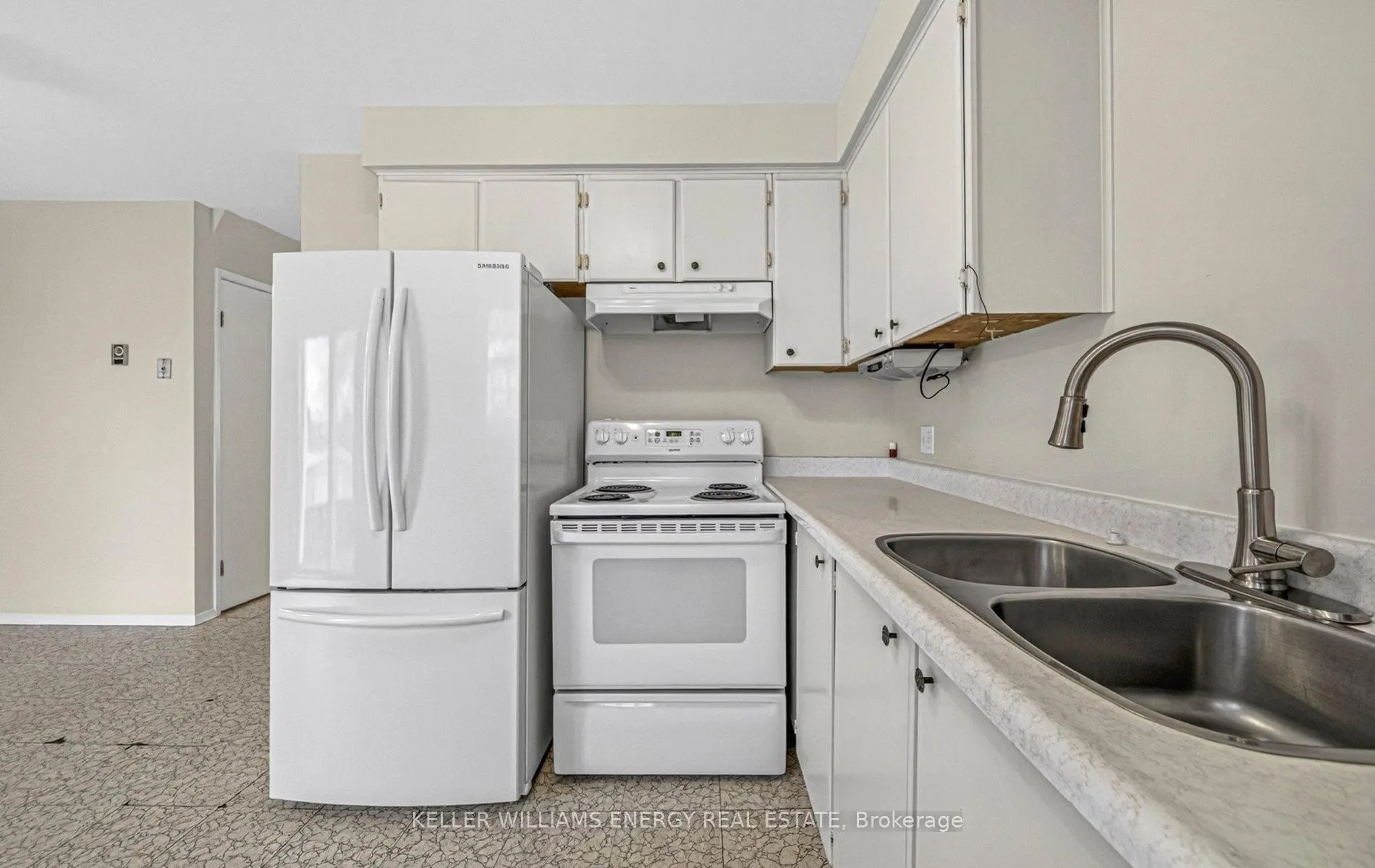 Photo 17 of 251 Kinmount Crescent, Oshawa, Lakeview — HOMEH