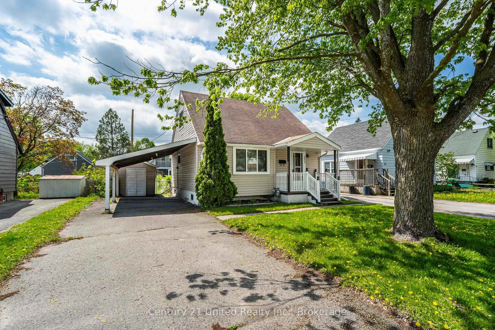 Photo 2 of 551 Rose Avenue, Peterborough, Otonabee Ward 1 — HOMEH