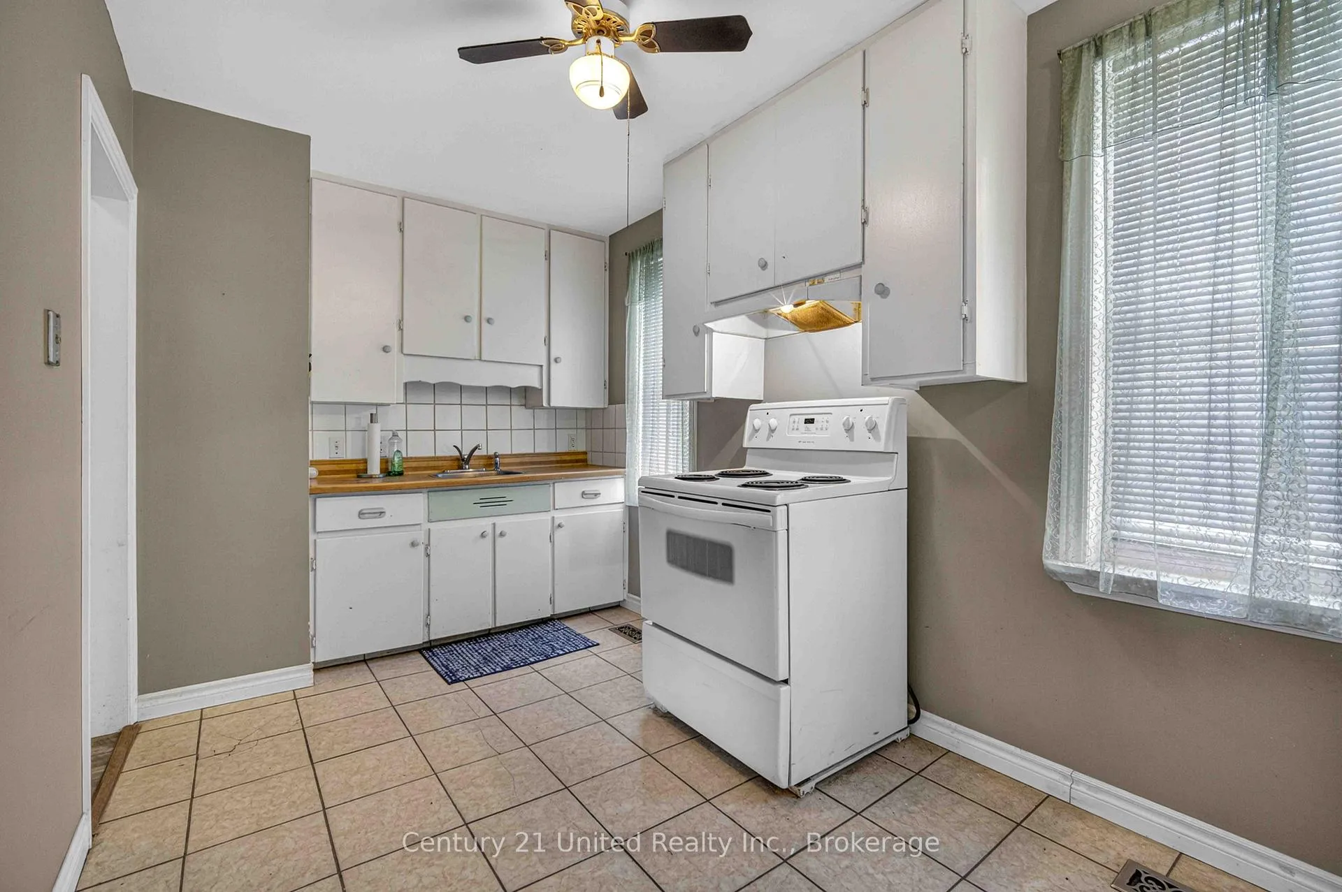Photo 6 of 551 Rose Avenue, Peterborough, Otonabee Ward 1 — HOMEH