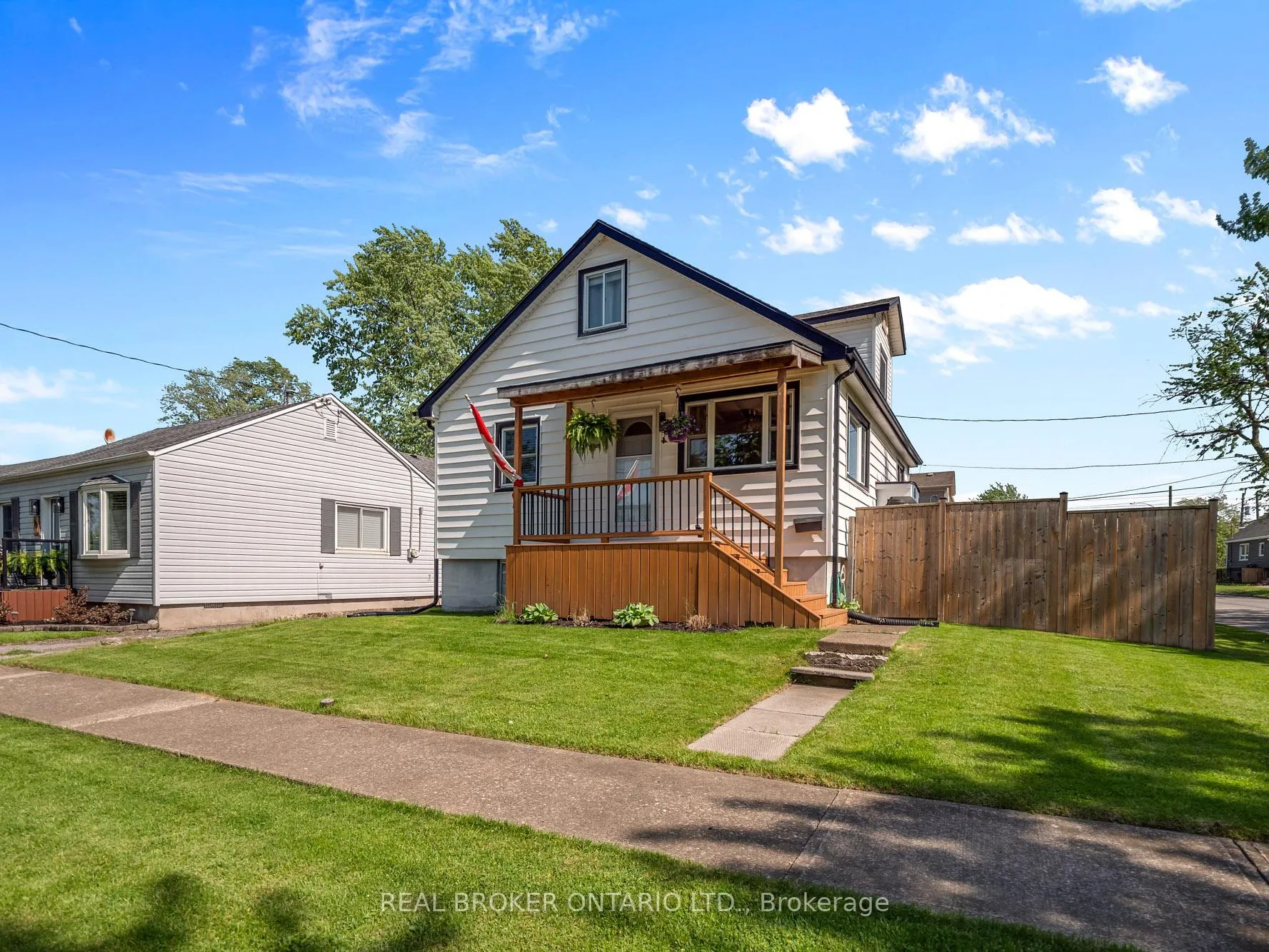Photo 1 of 21 Hilda Street, St. Catharines, Western Hill — HOMEH