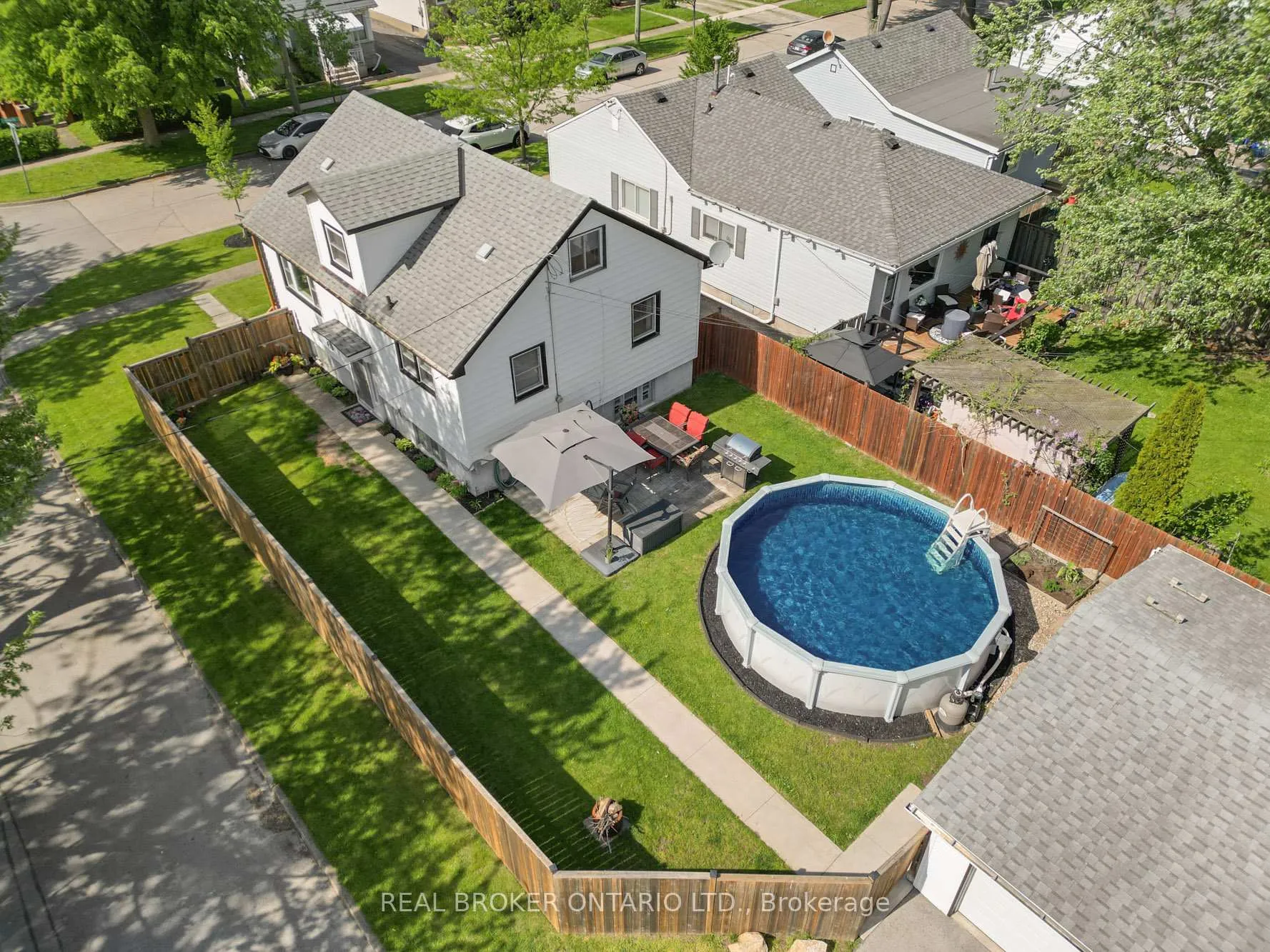 Photo 4 of 21 Hilda Street, St. Catharines, Western Hill — HOMEH