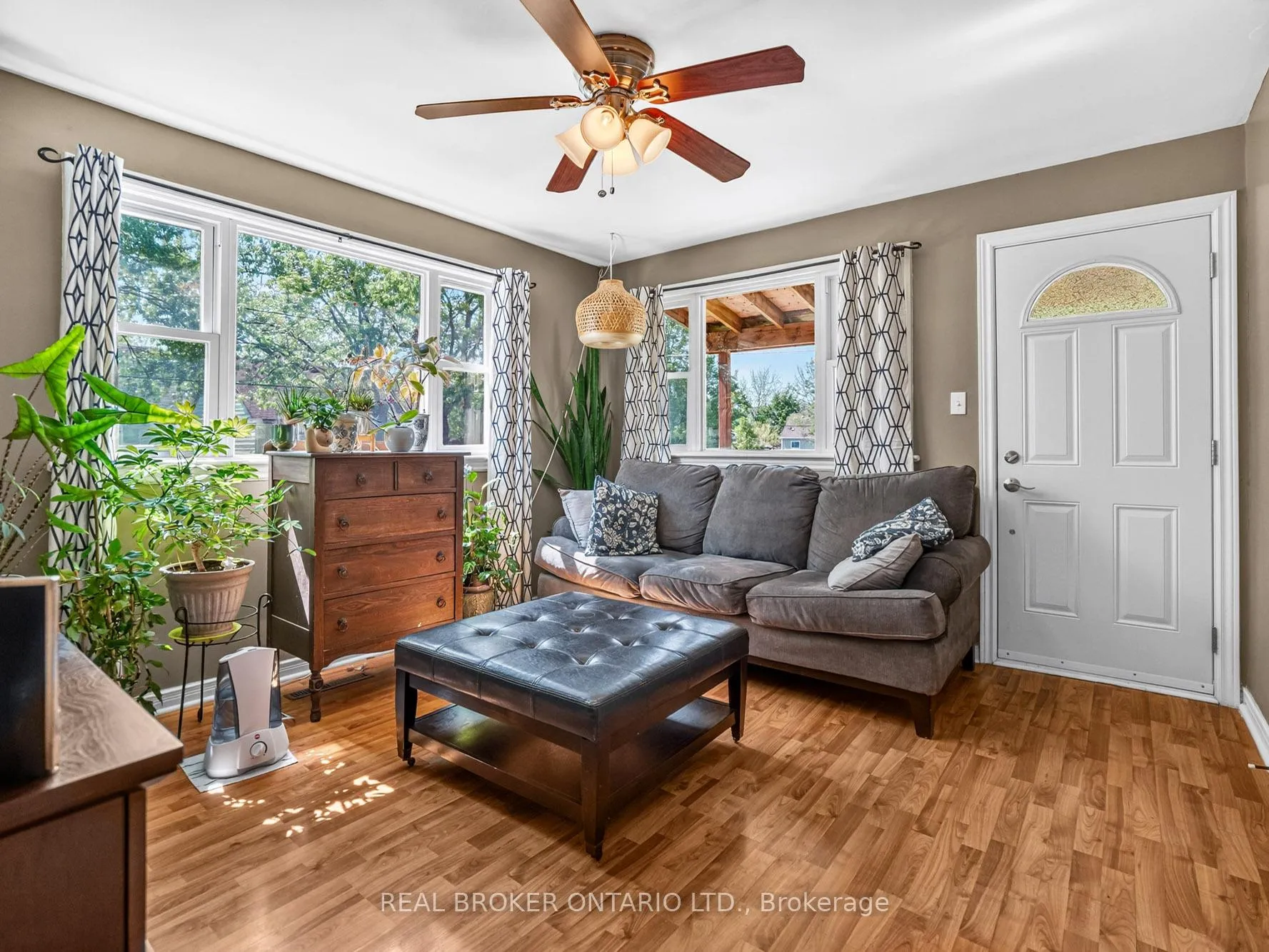 Photo 6 of 21 Hilda Street, St. Catharines, Western Hill — HOMEH