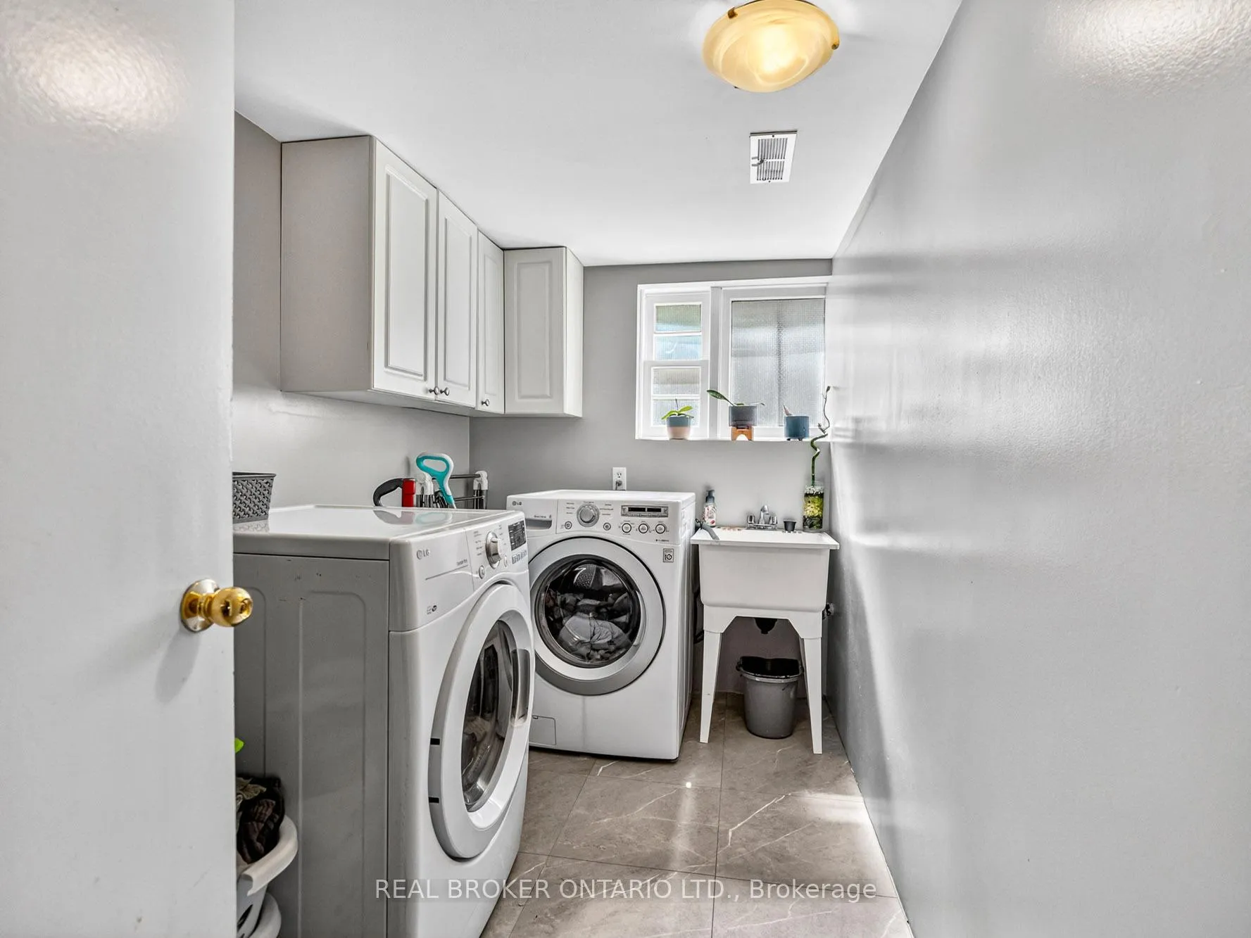 Photo 27 of 21 Hilda Street, St. Catharines, Western Hill — HOMEH