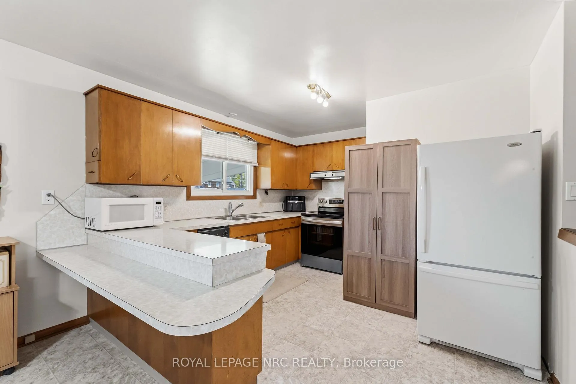 Photo 12 of 70 Second Street, Welland, Lincoln/Crowland — HOMEH
