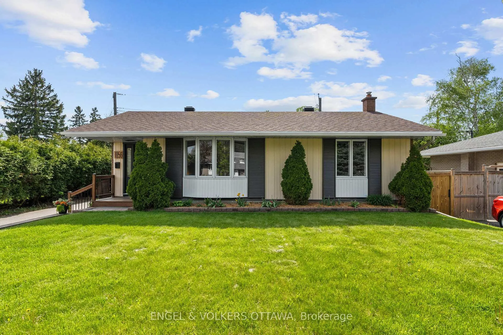 Photo 1 of 1056 Hindley Street, Ottawa, Queensway Terrace North — HOMEH