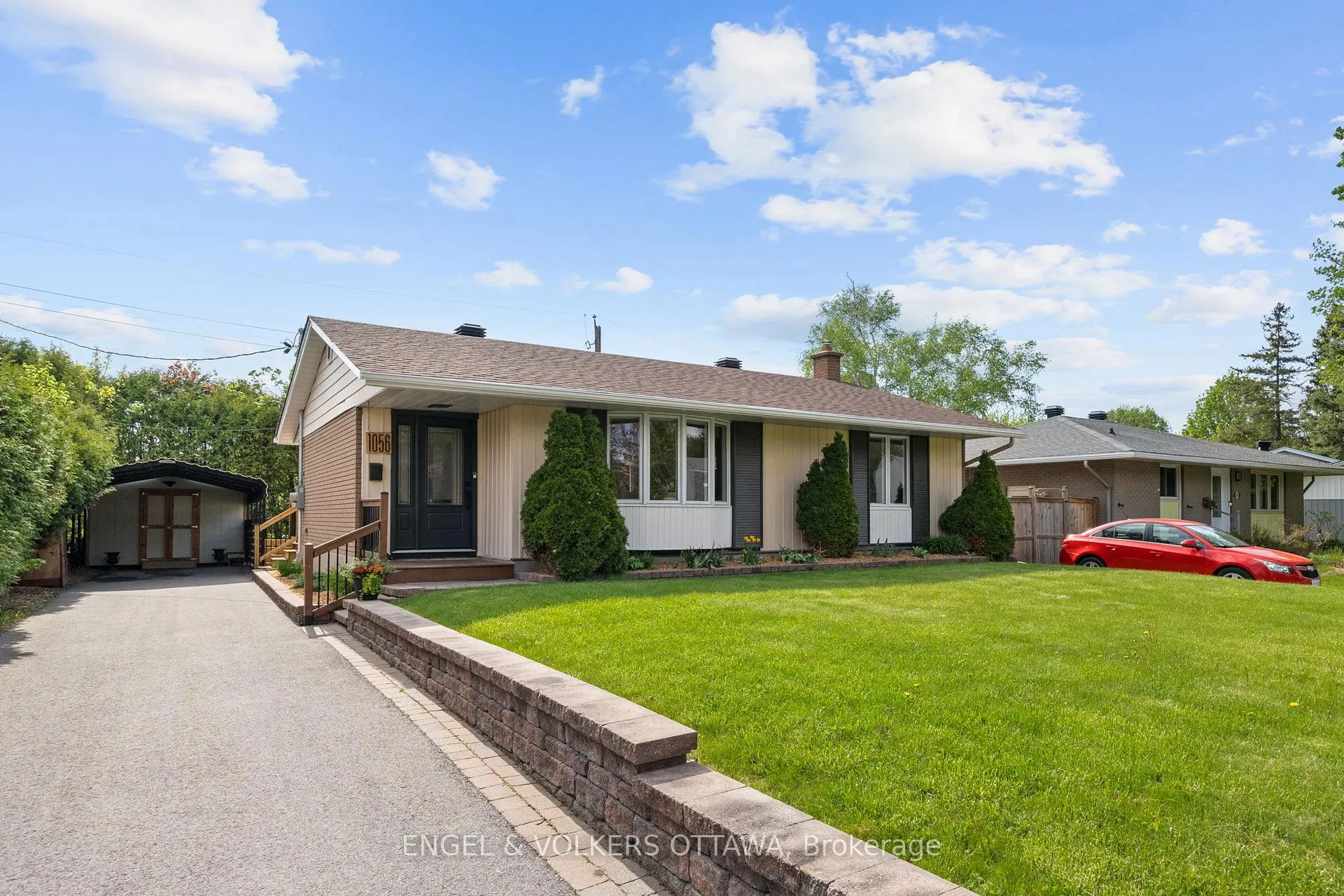 Photo 3 of 1056 Hindley Street, Ottawa, Queensway Terrace North — HOMEH