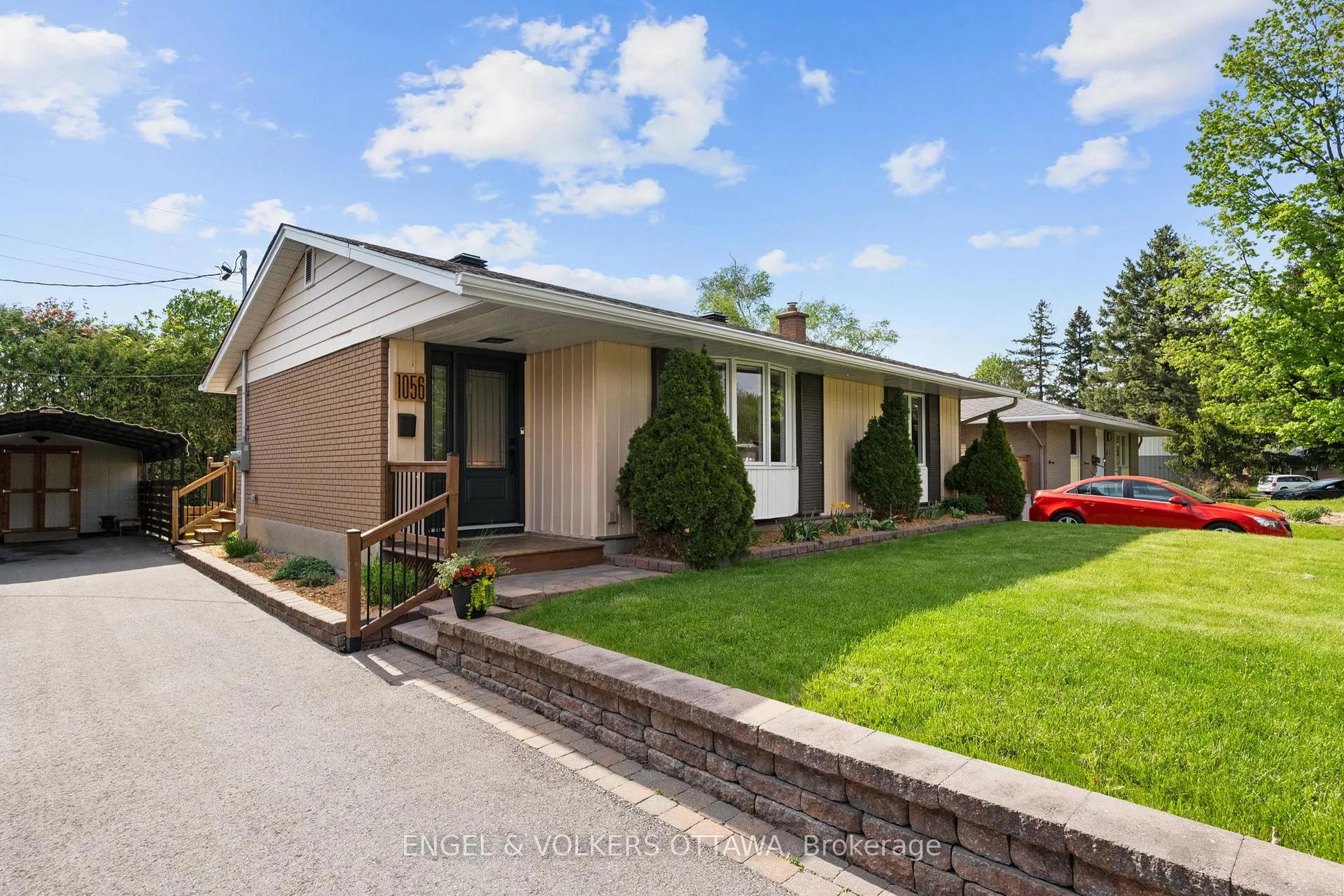 Photo 5 of 1056 Hindley Street, Ottawa, Queensway Terrace North — HOMEH