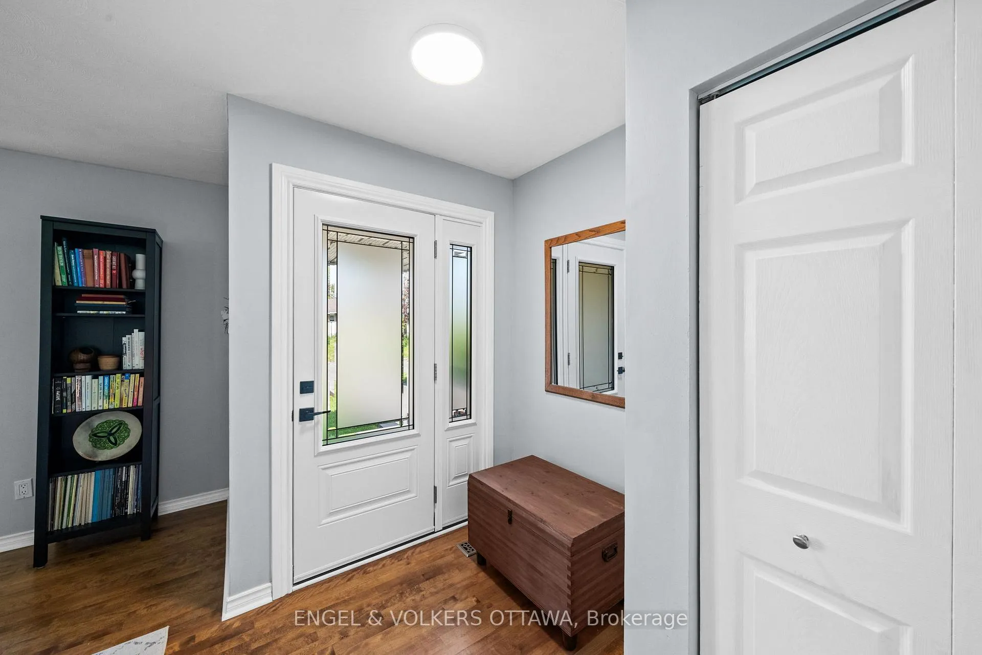 Photo 7 of 1056 Hindley Street, Ottawa, Queensway Terrace North — HOMEH