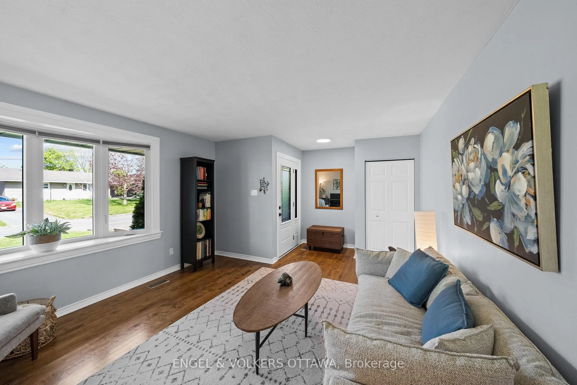 Photo 9 of 1056 Hindley Street, Ottawa, Queensway Terrace North — HOMEH