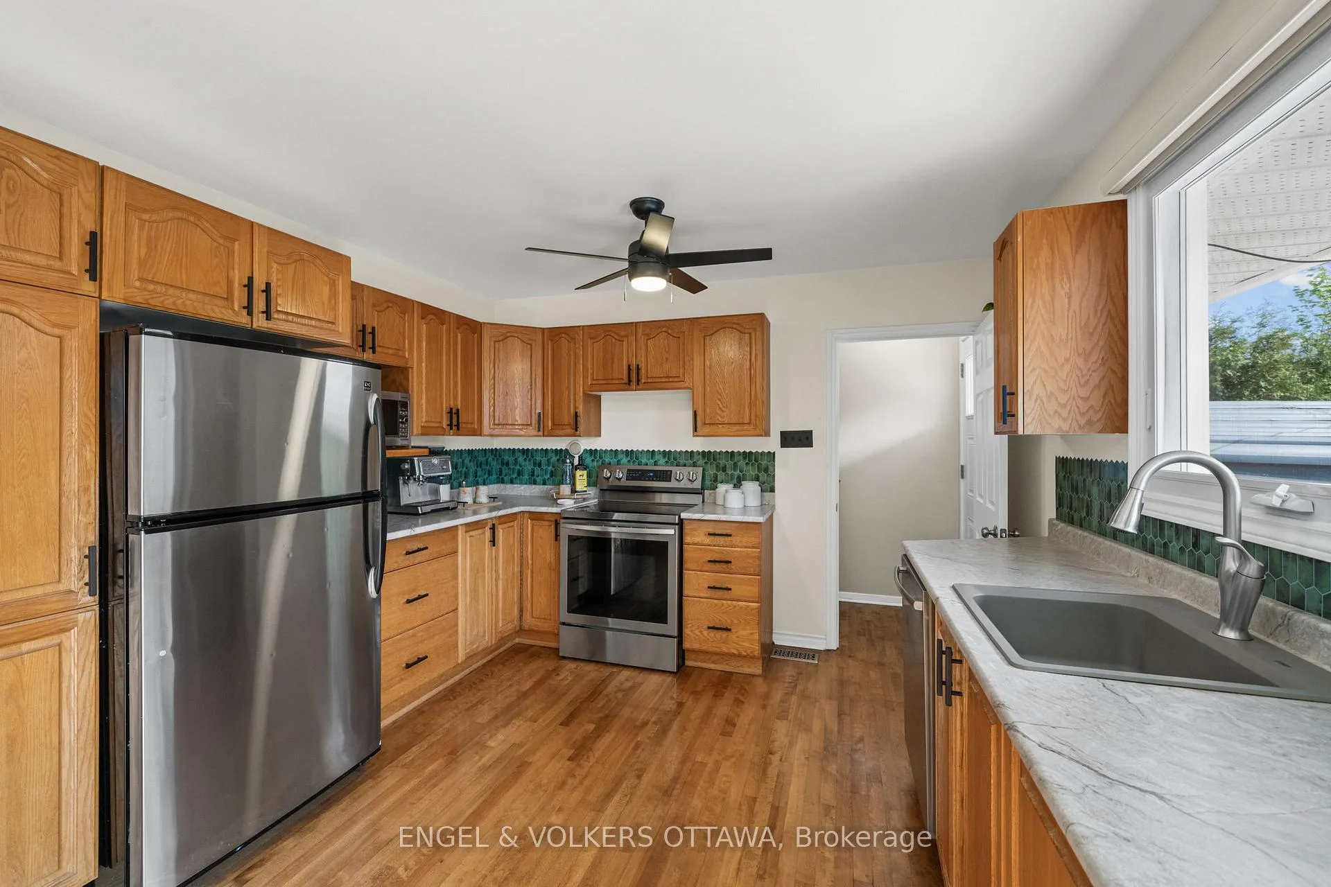 Photo 16 of 1056 Hindley Street, Ottawa, Queensway Terrace North — HOMEH